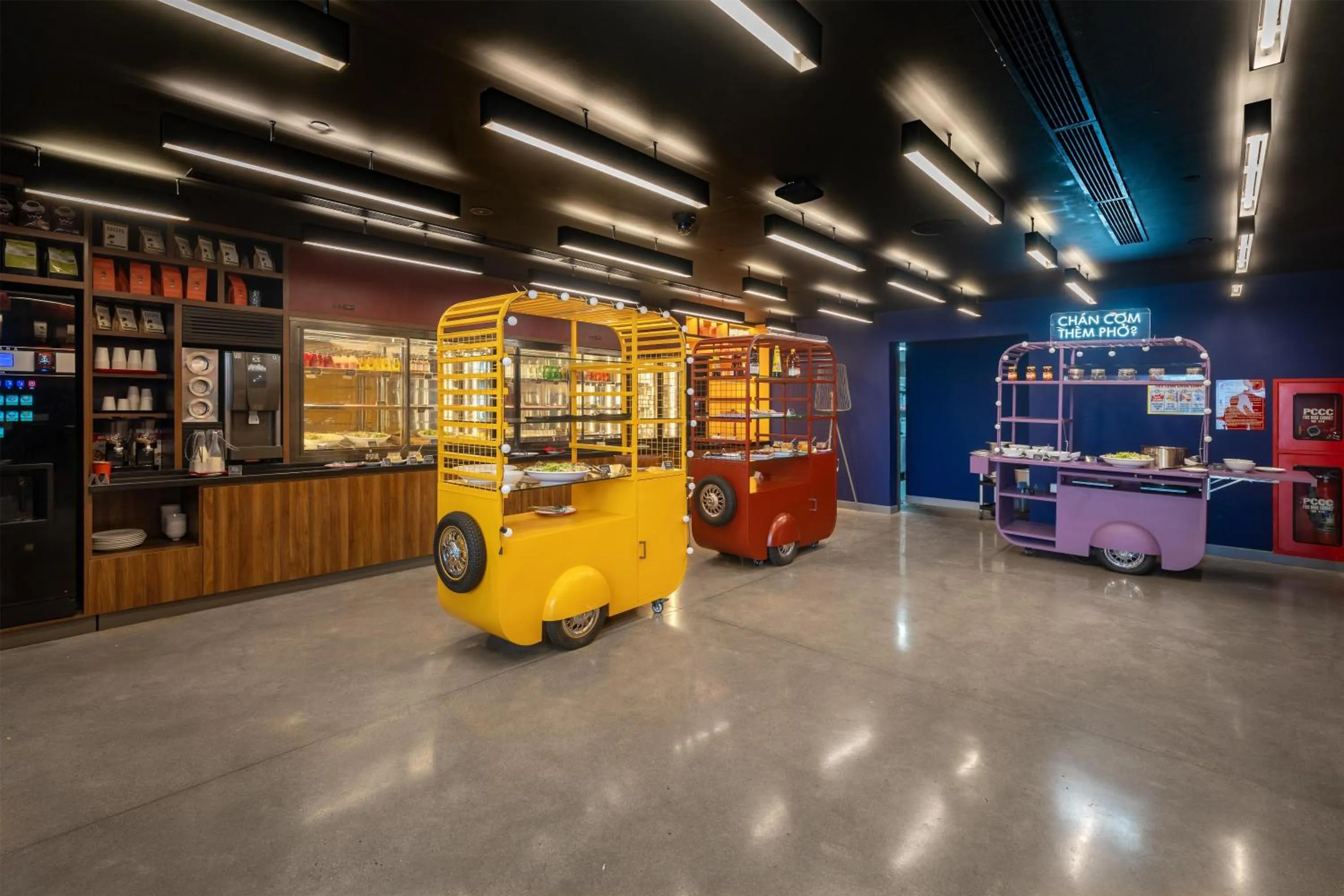 Restaurant/places to eat in Wink Tuy Hoa Beach, Unscripted by Hyatt