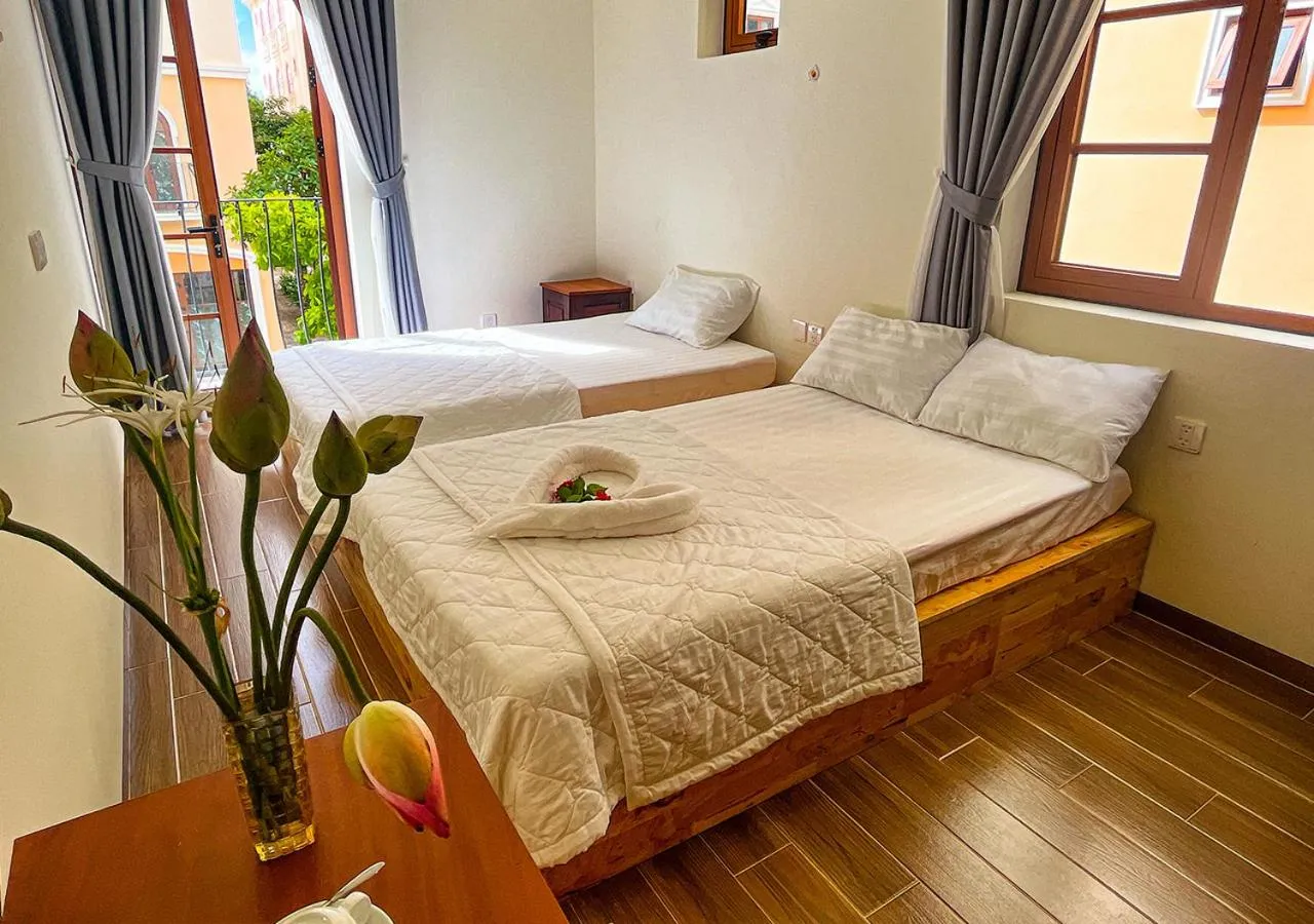 Photo of the whole room, Bed in Thuận Linh Coffee & Homestay