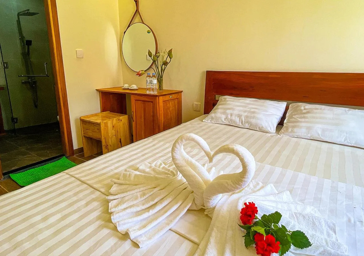 Photo of the whole room, Bed in Thuận Linh Coffee & Homestay