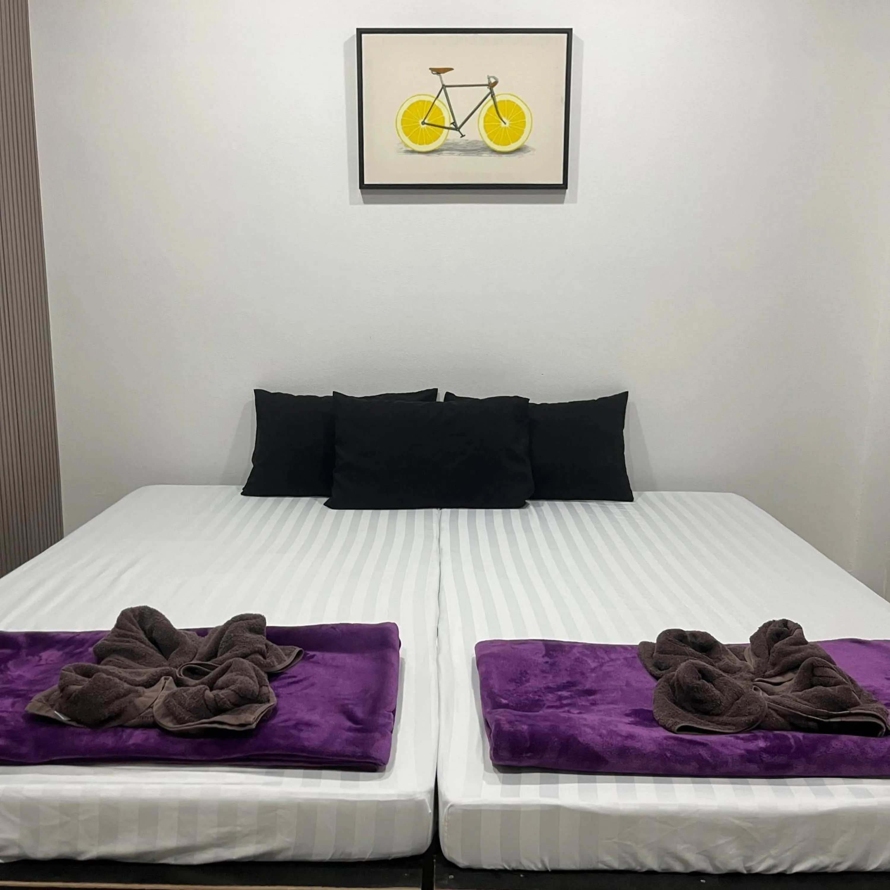 Bed in DonMueang station hotel