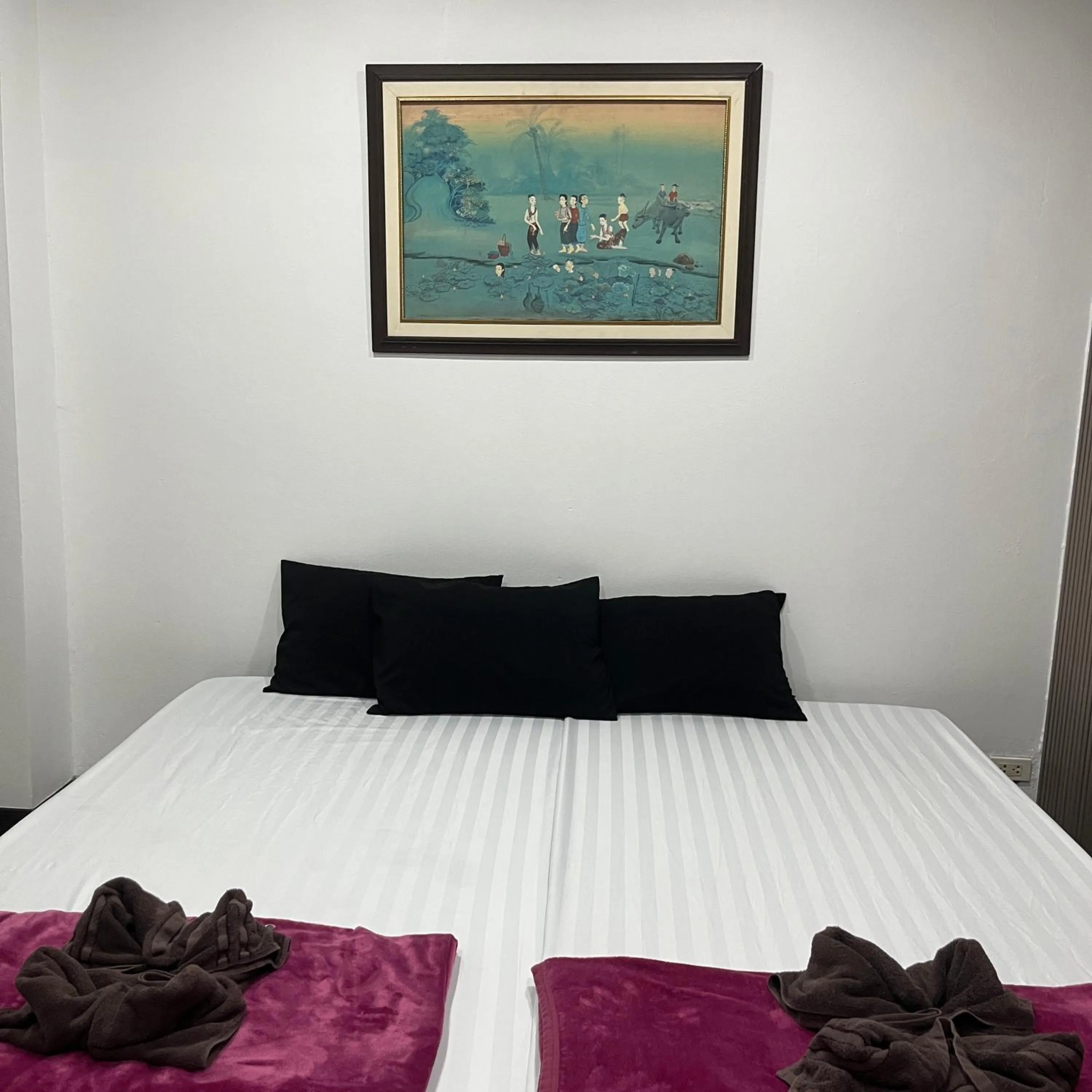 Bedroom, Bed in DonMueang station hotel