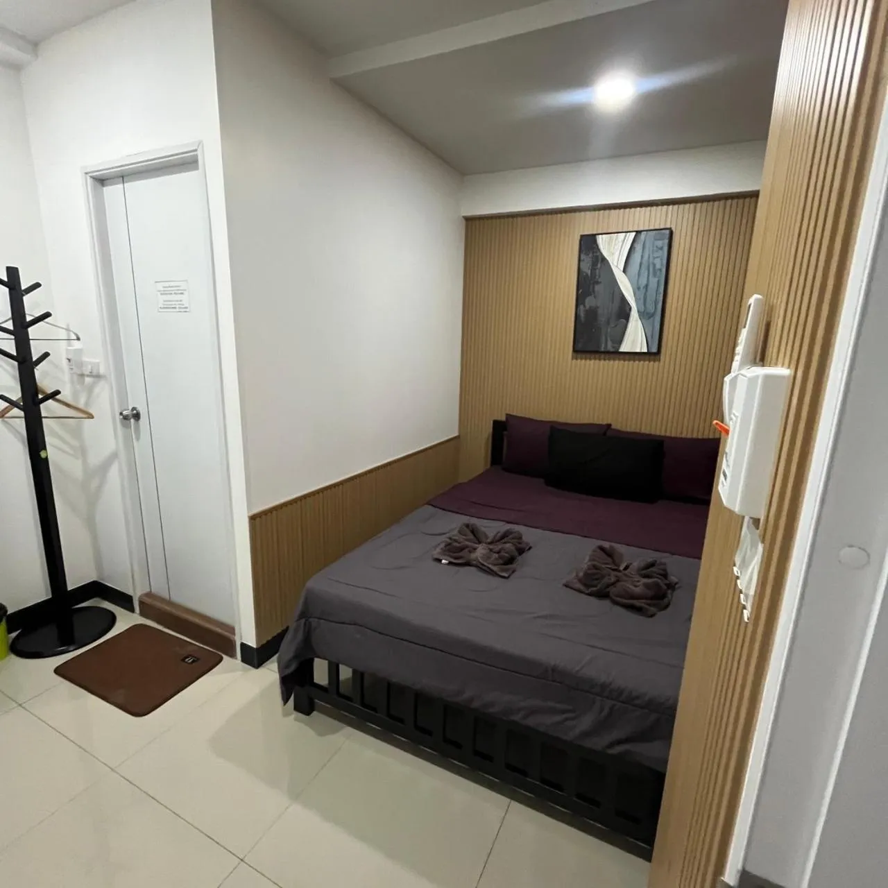 Bed in DonMueang station hotel