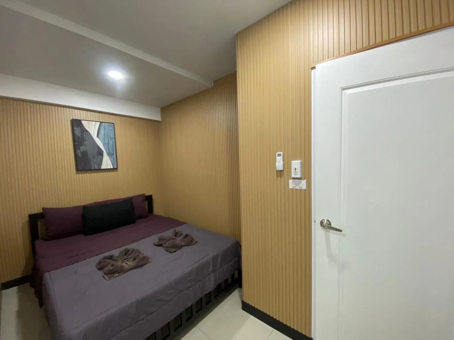 Bed in DonMueang station hotel