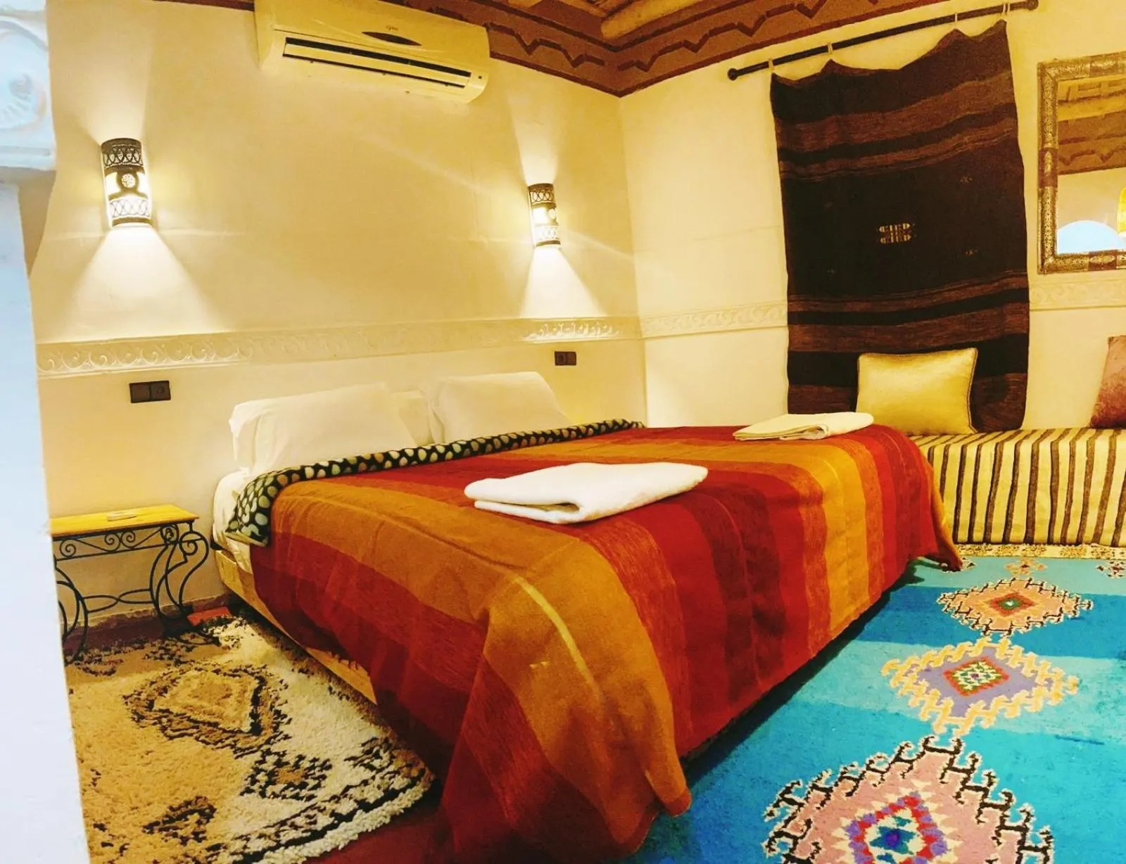 Photo of the whole room, Bed in Auberge La Fibule Du Dades