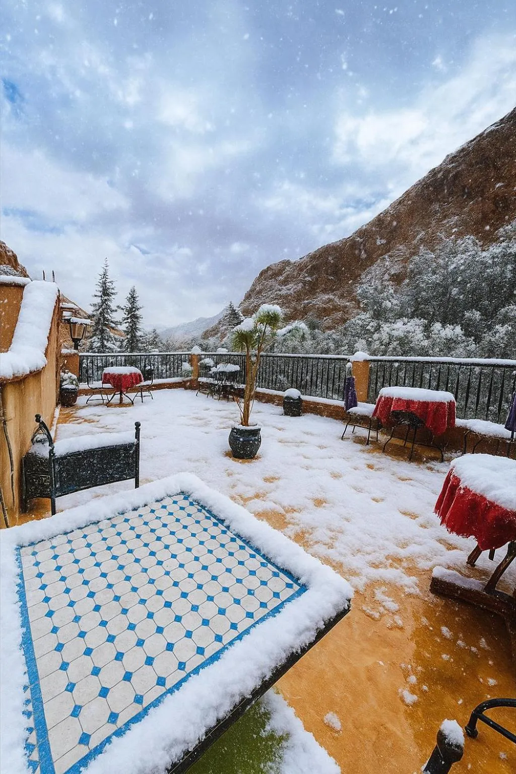 Winter in Auberge La Fibule Du Dades