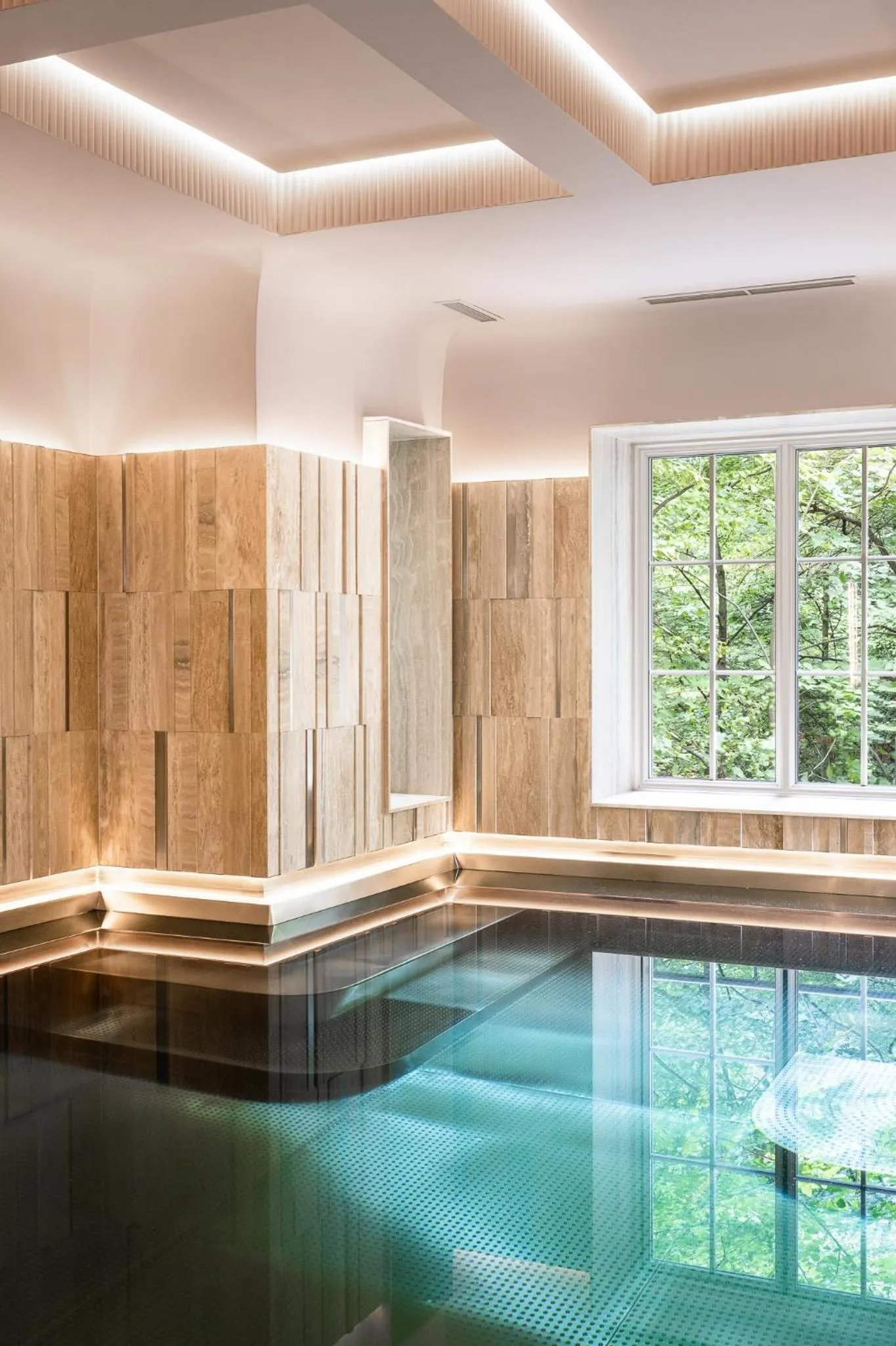 Pool view in Zinar Castle