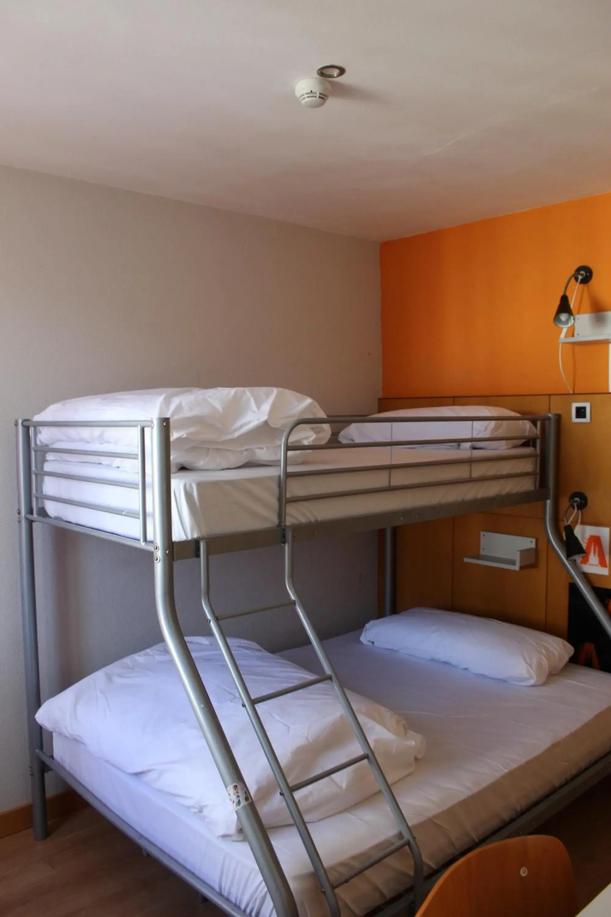 Family Room in Mola! Hostel Burgos Family Room in Mola! Hostel Burgos