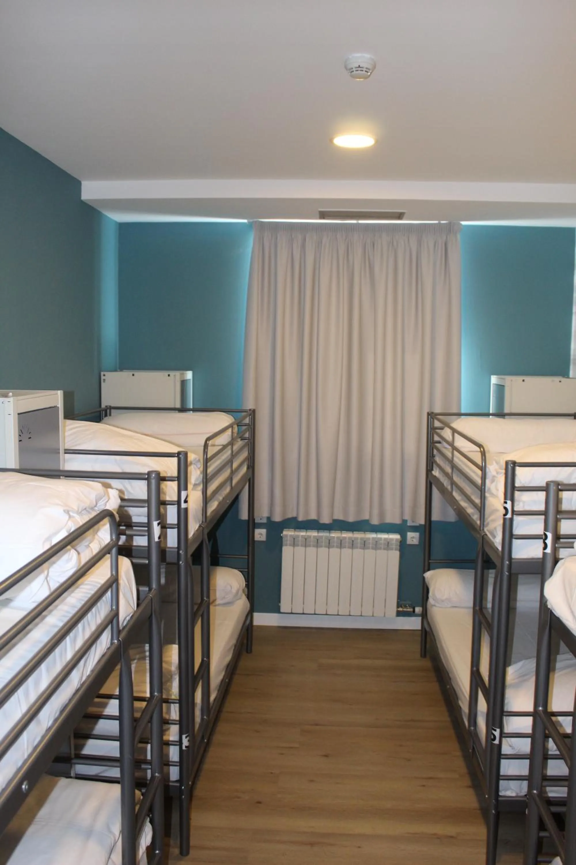 Bed in Mola! Hostel Burgos