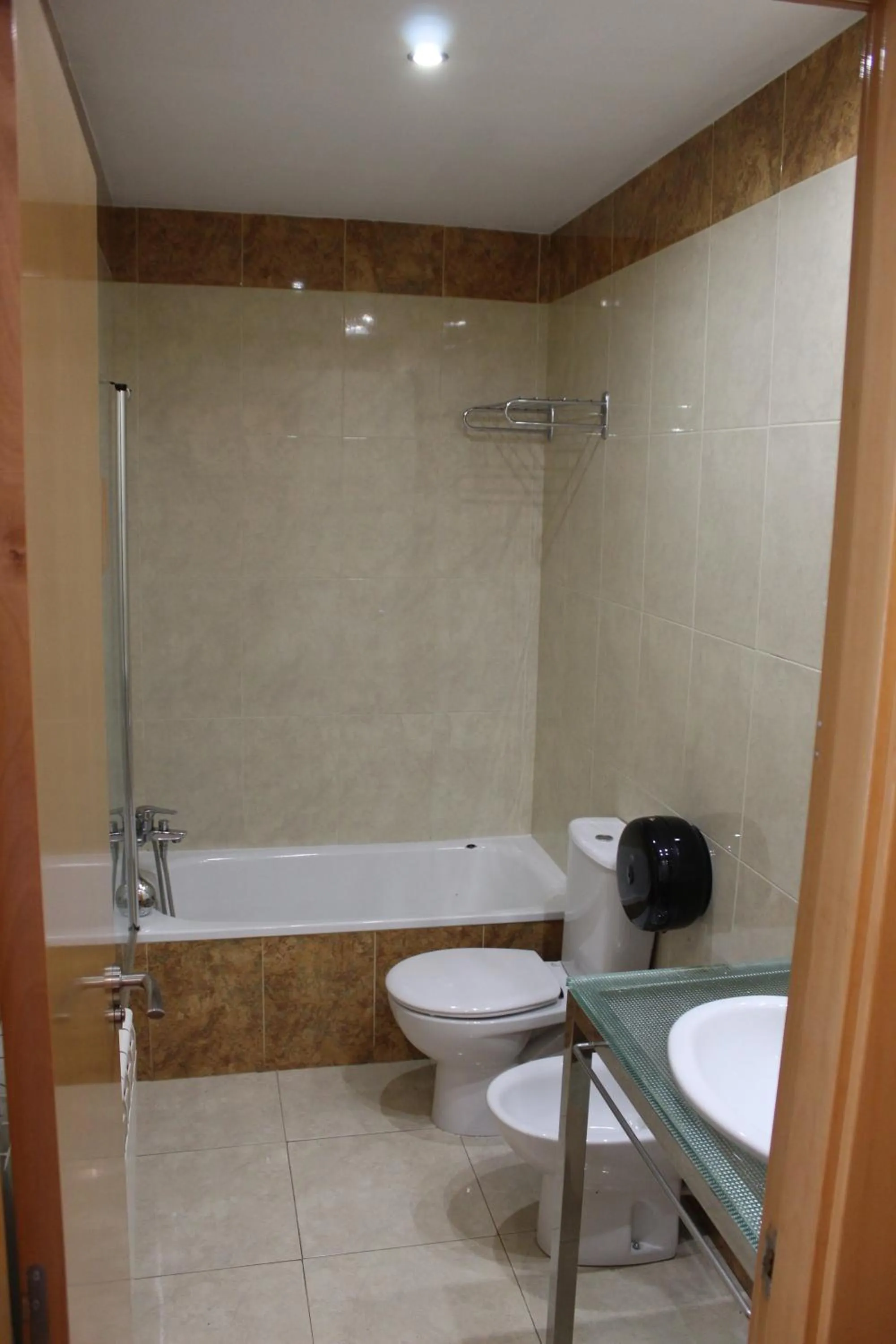 Shower in Mola! Hostel Burgos