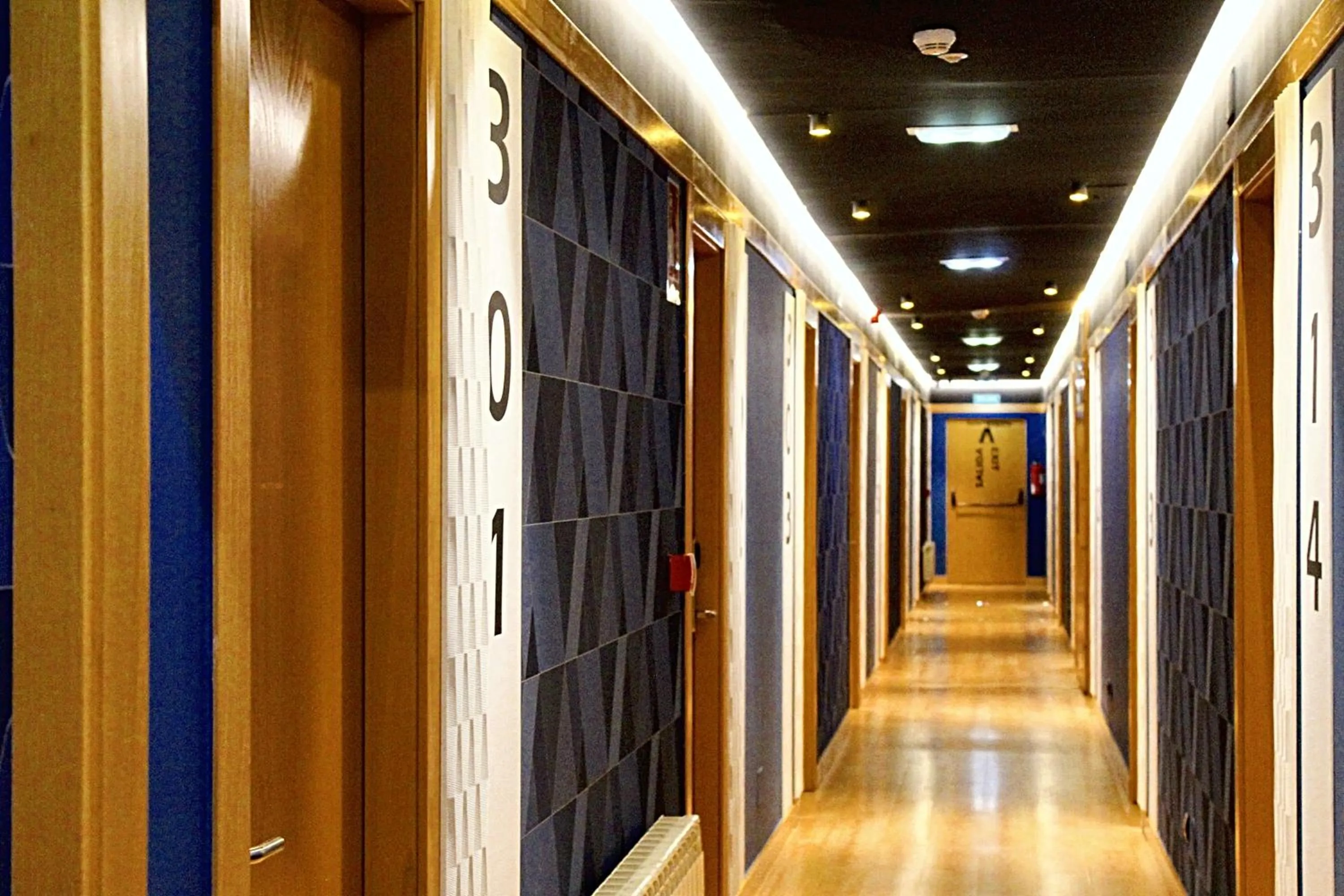 Property building in Mola! Hostel Burgos