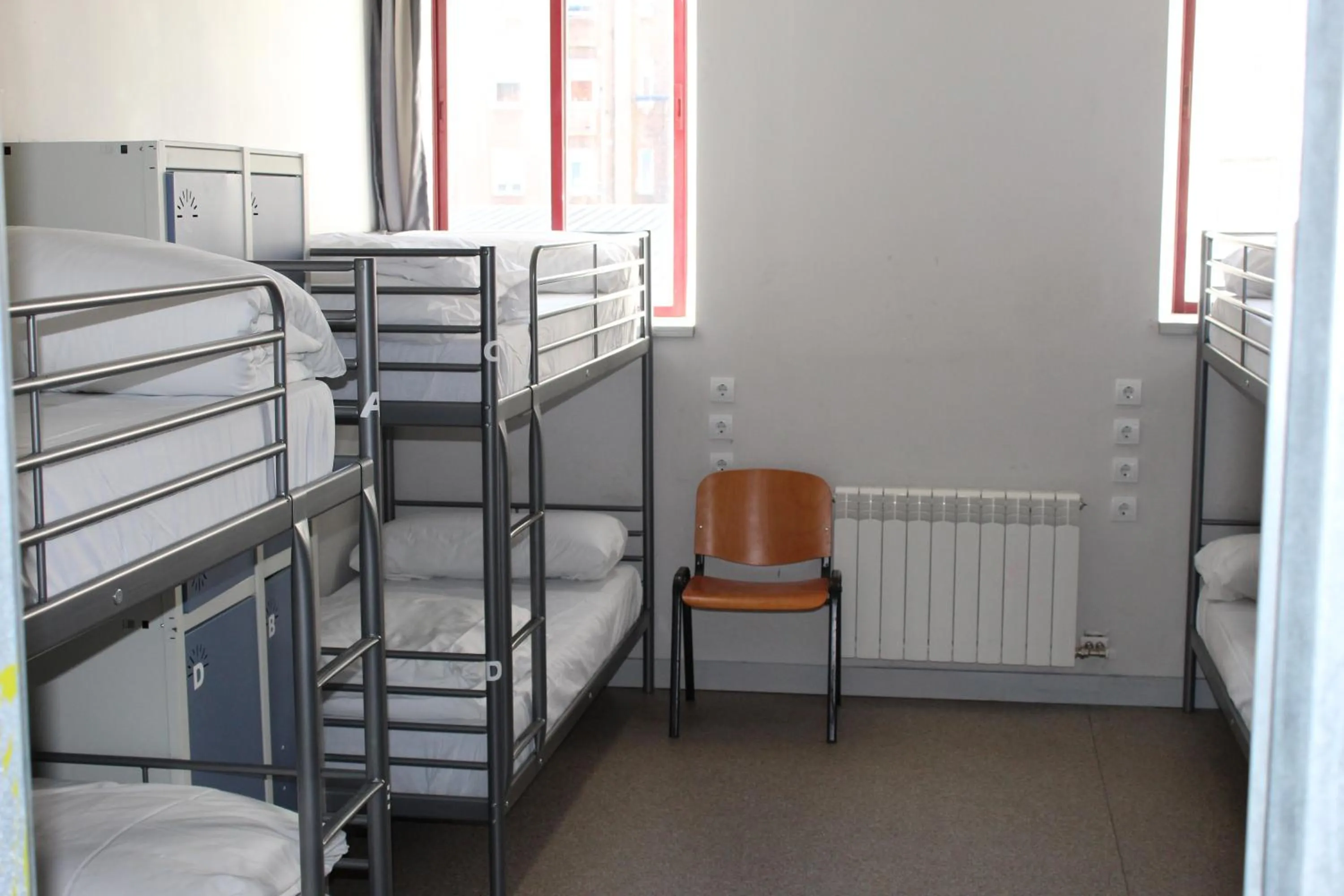 Bed in Mola! Hostel Burgos