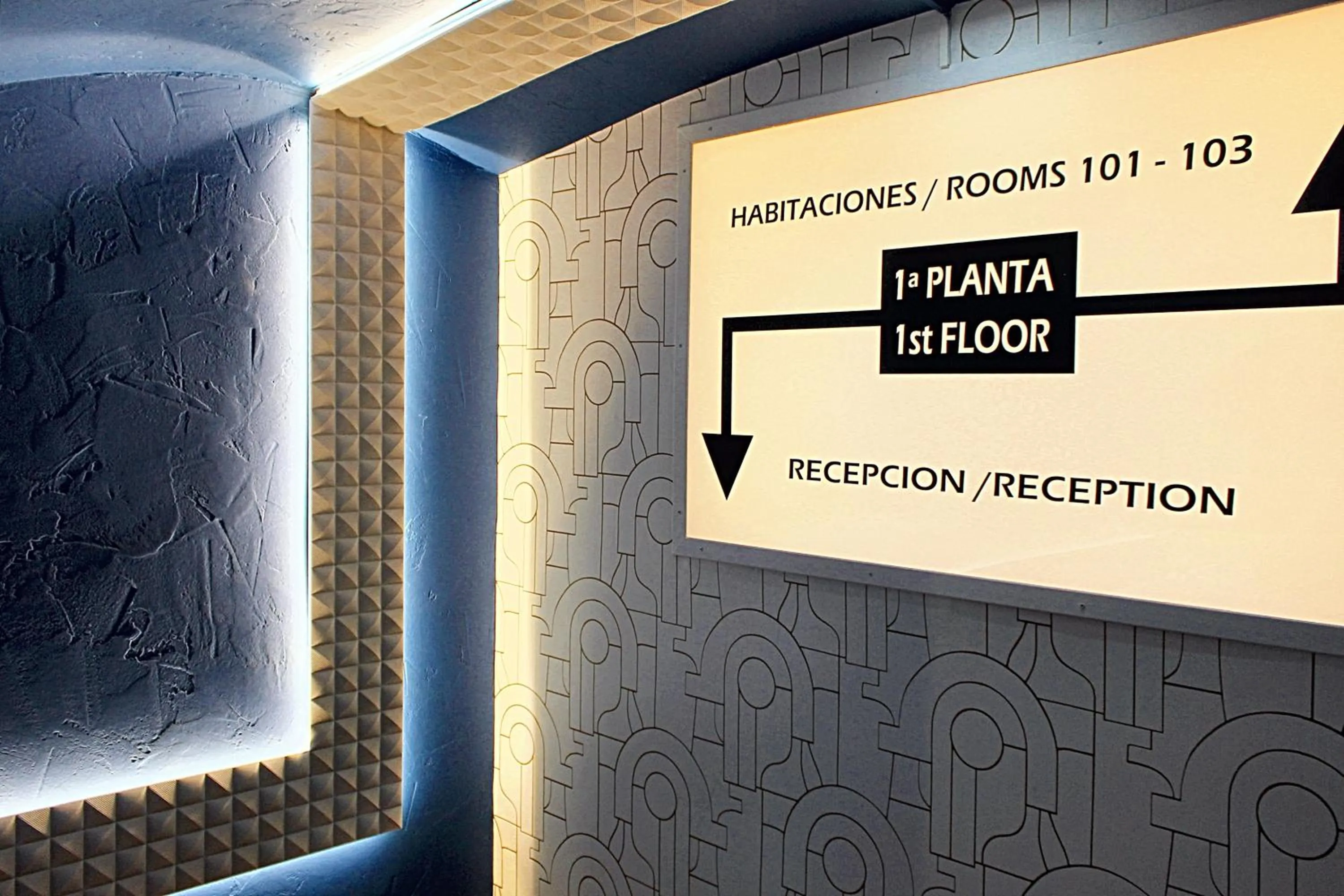 Property building in Mola! Hostel Burgos