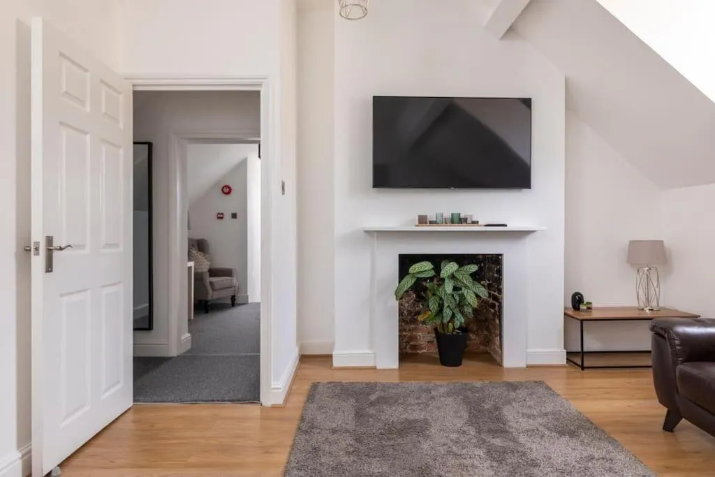 Communal lounge/ TV room in Castle Garden View