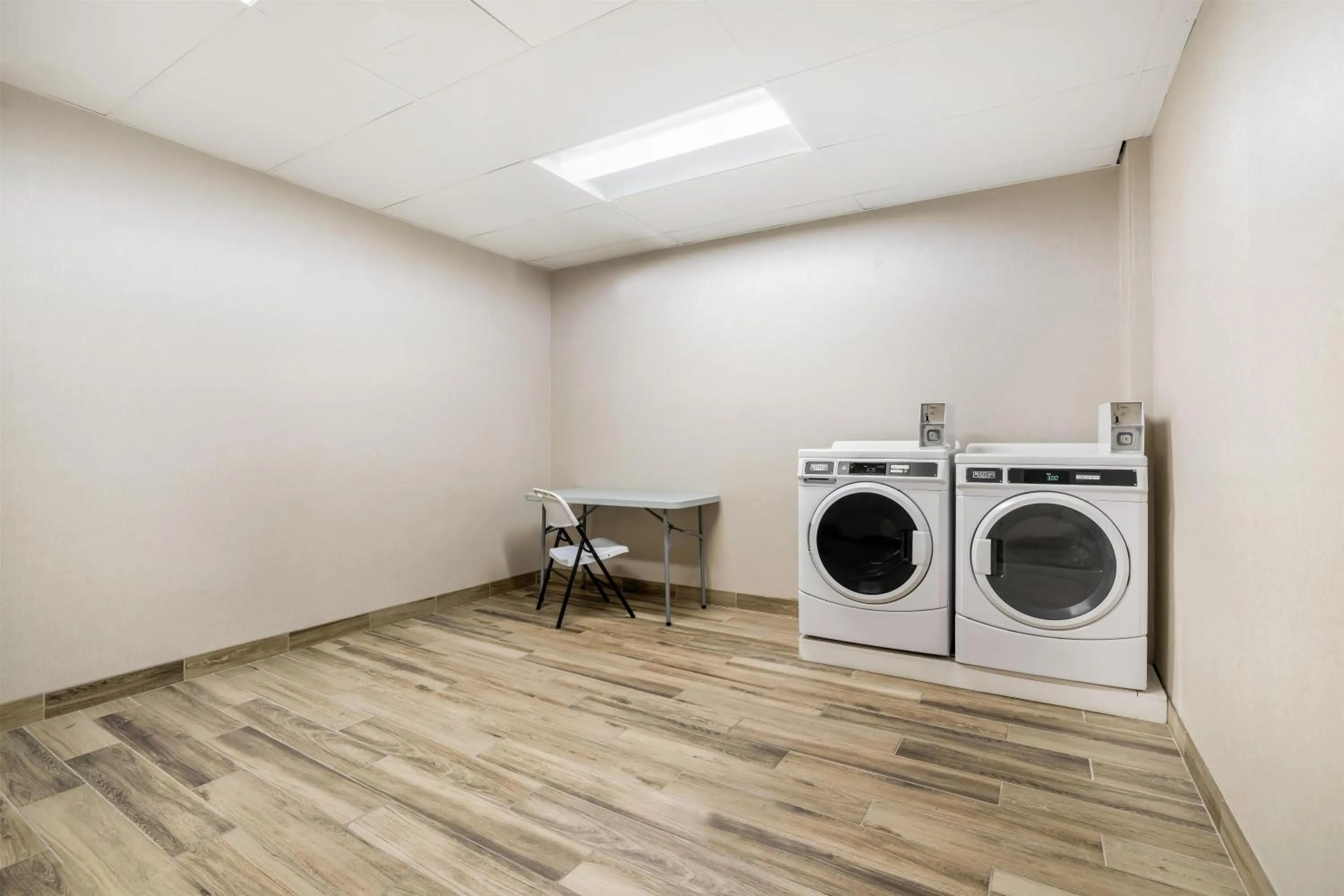 laundry in Hampton Inn Fort Myers Downtown