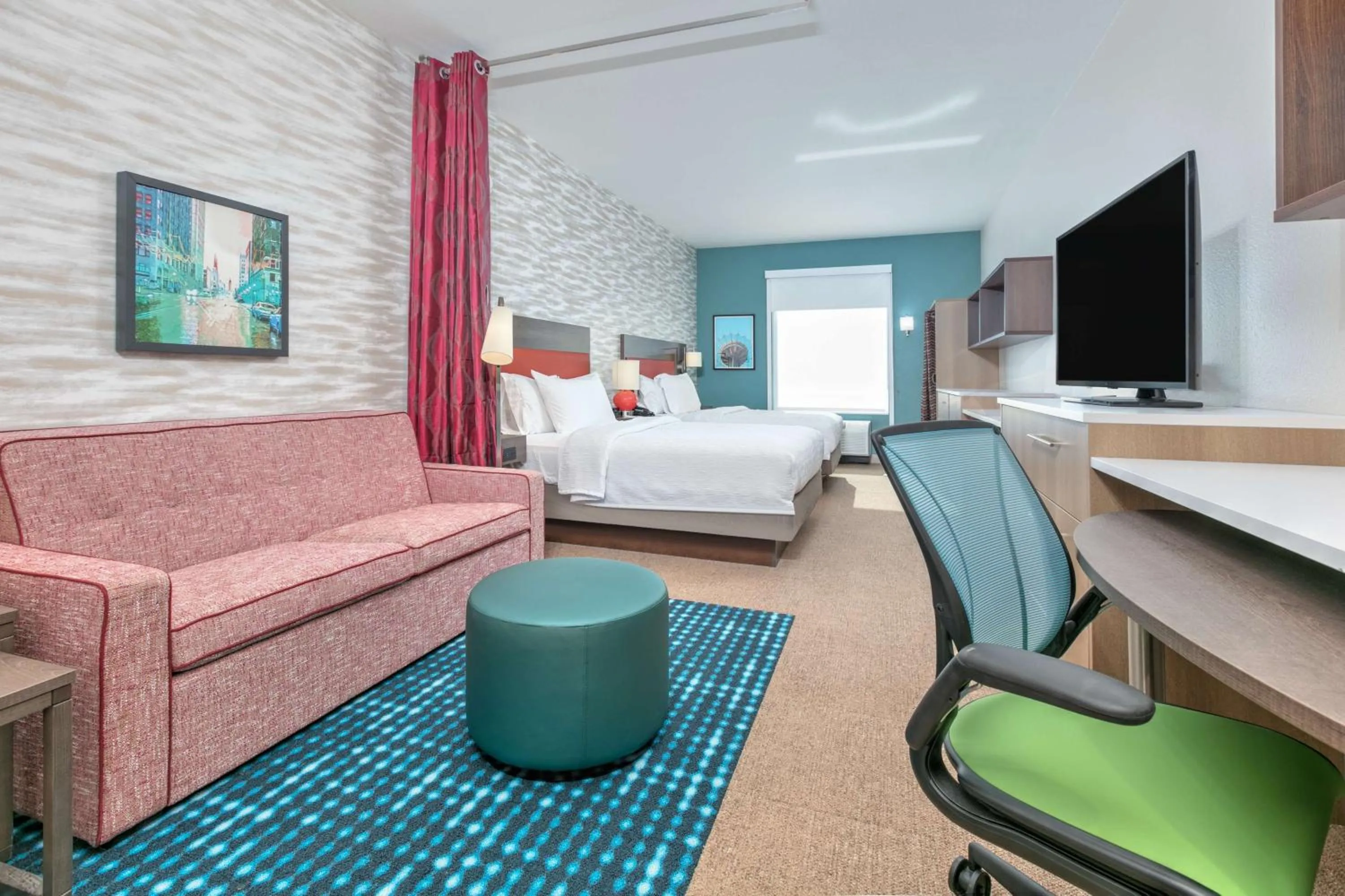 Living room, Bed in Home2 Suites By Hilton Tulsa Airport