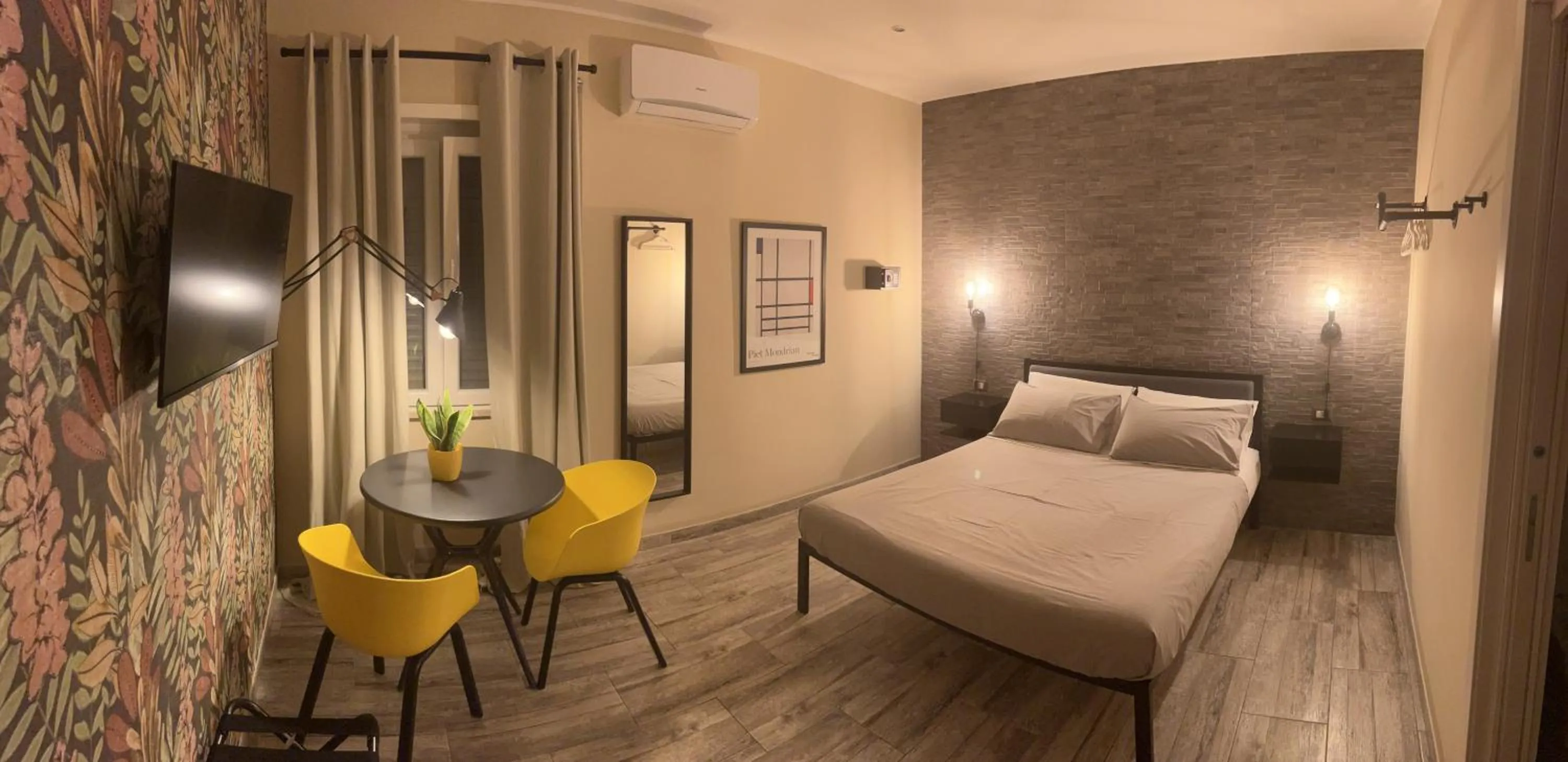 Photo of the whole room, Bed in Kalasó Design Guest House - Rome Airport