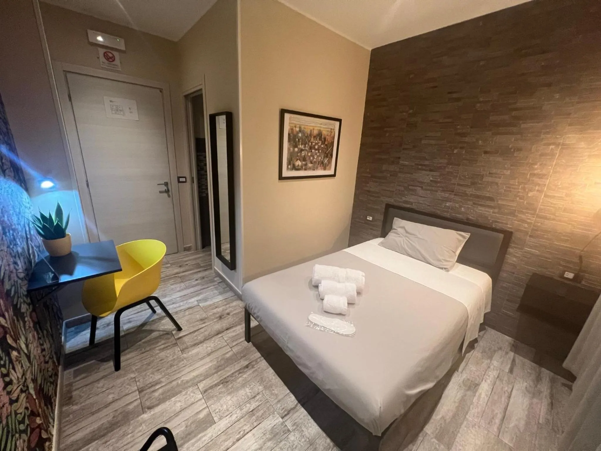 Bedroom, Bed in Kalasó Design Guest House - Rome Airport