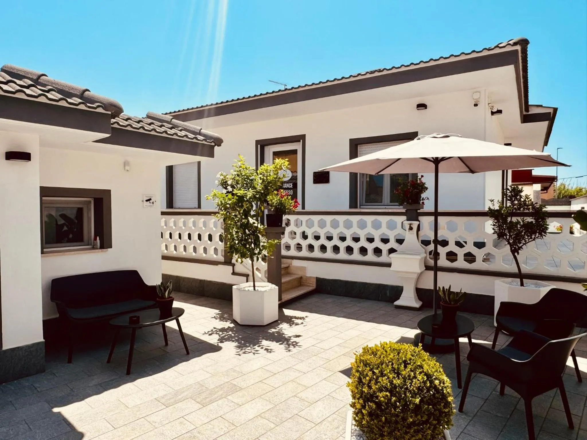 Property building in Kalasó Design Guest House - Rome Airport