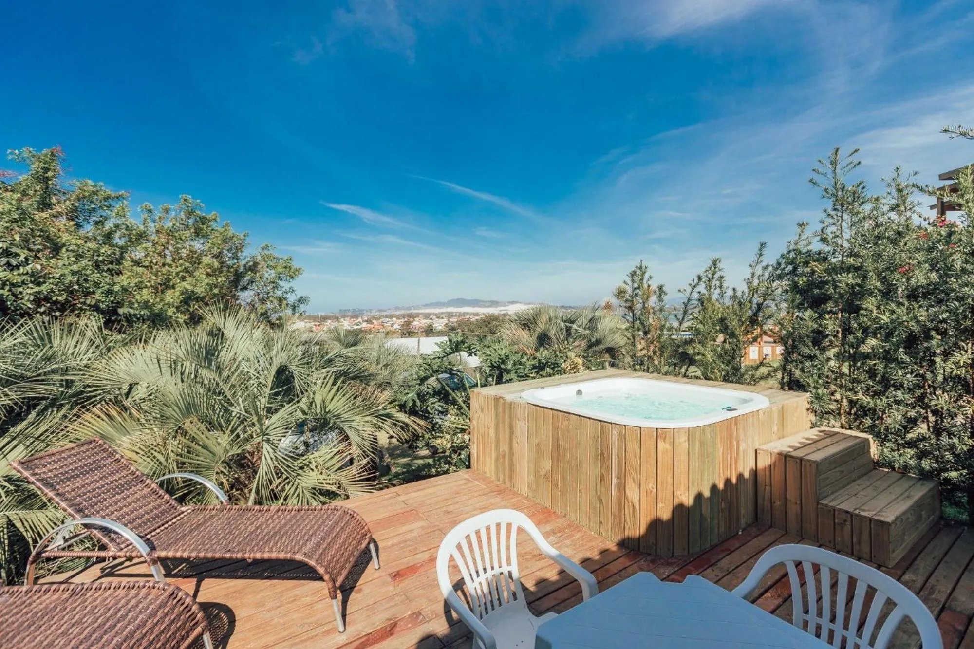 Hot Tub in Chalés e Bangalôs Ibiraquera