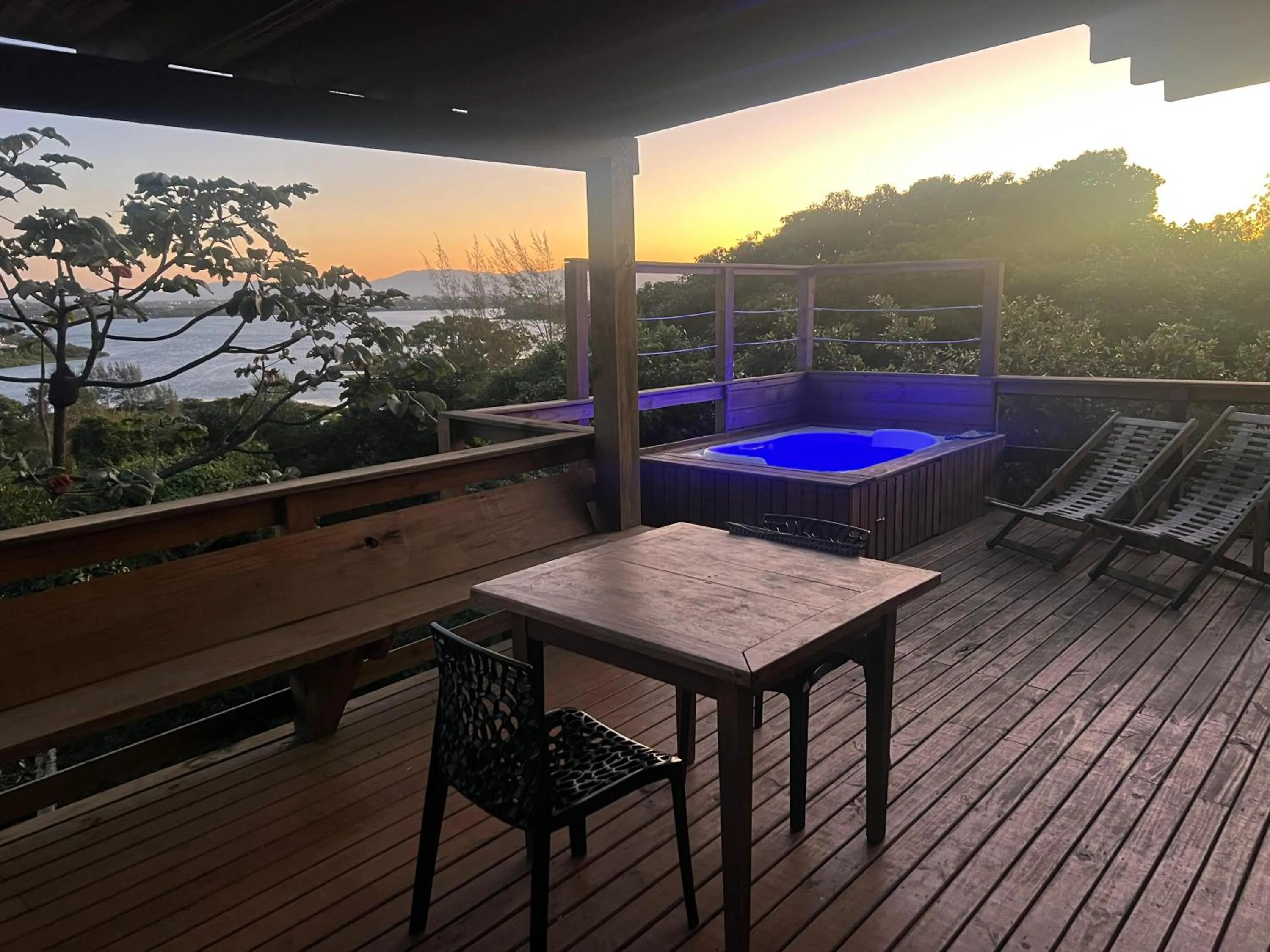 Hot Tub in Chalés e Bangalôs Ibiraquera