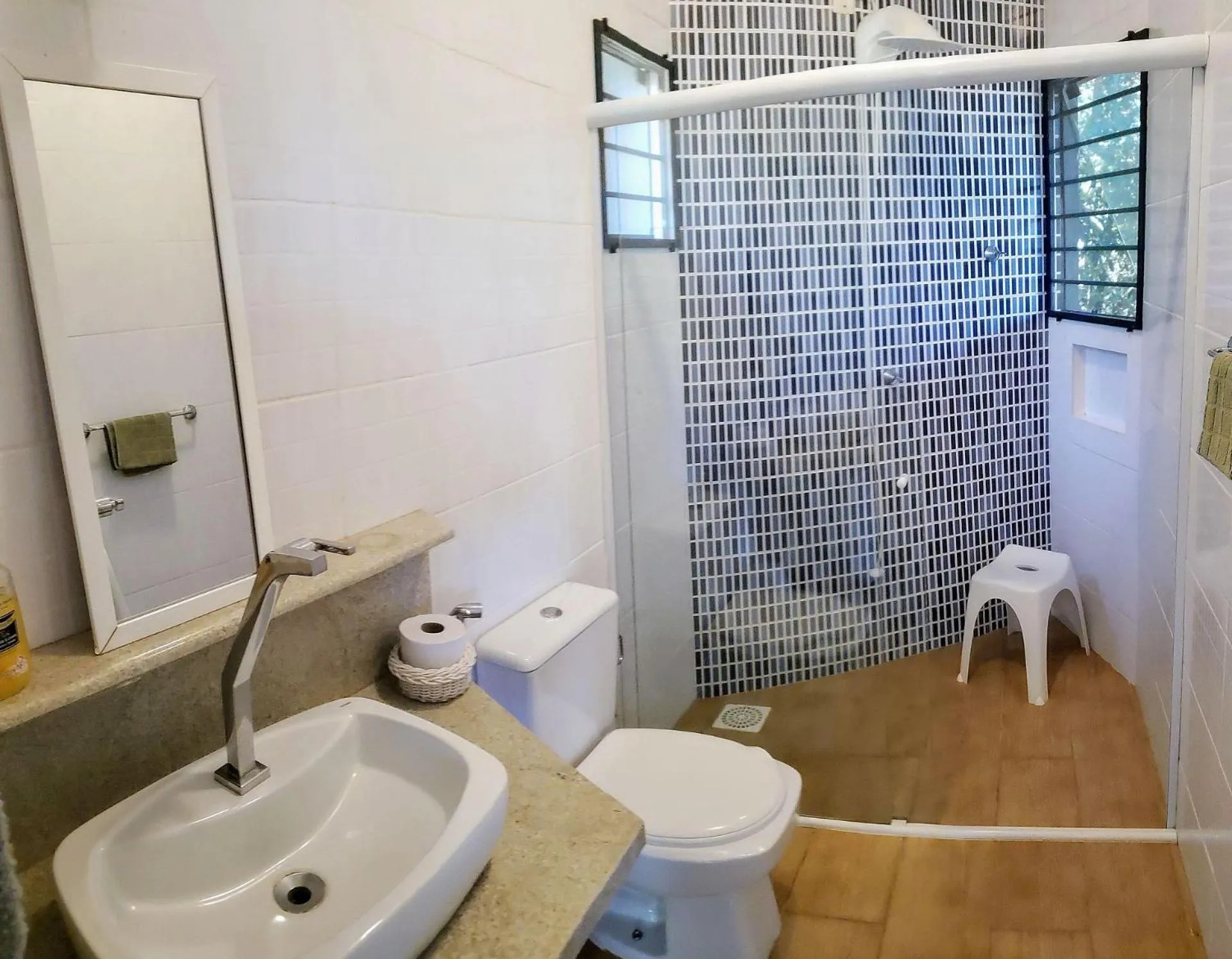 Toilet in Chalés e Bangalôs Ibiraquera