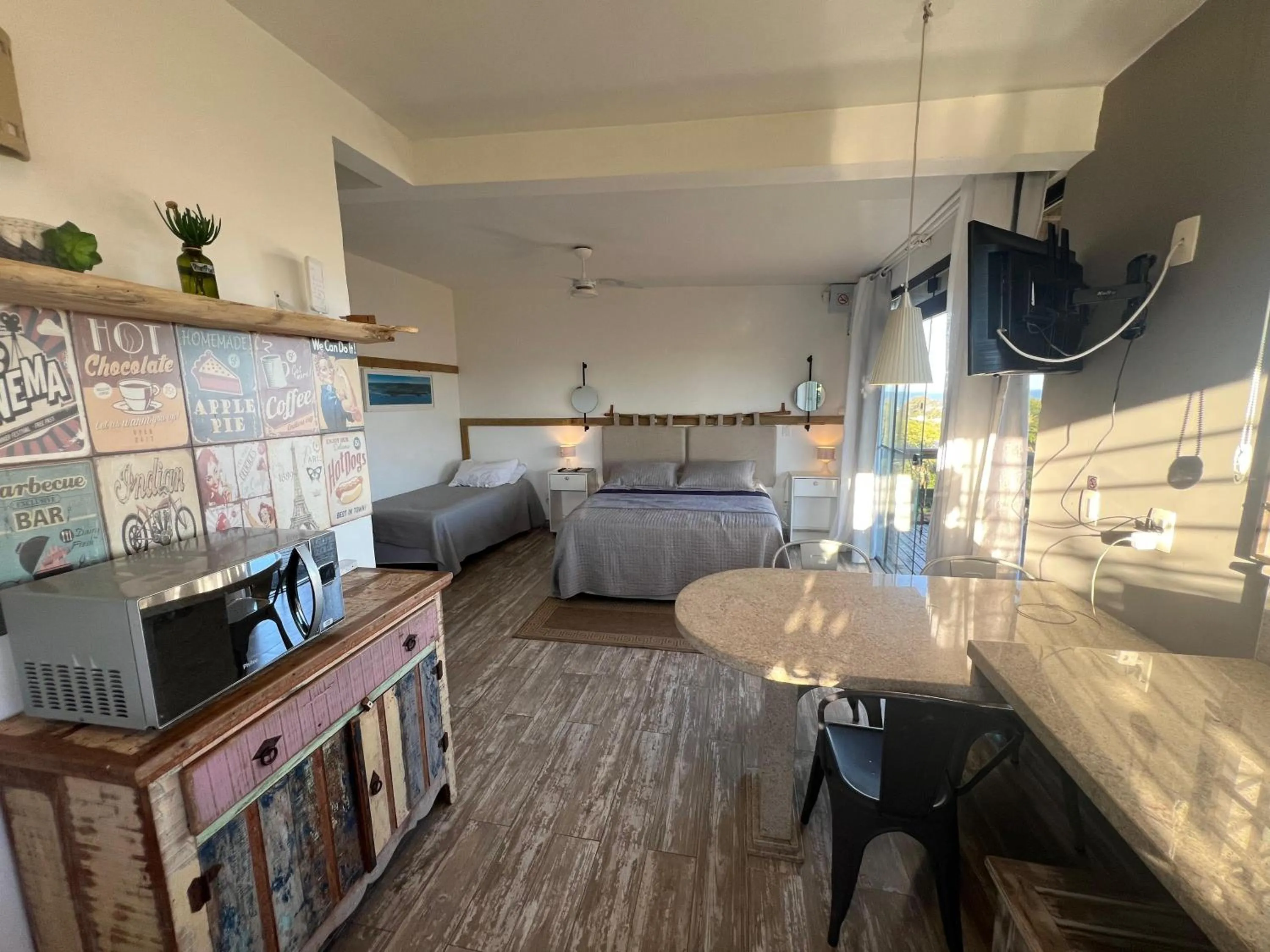 Photo of the whole room in Chalés e Bangalôs Ibiraquera