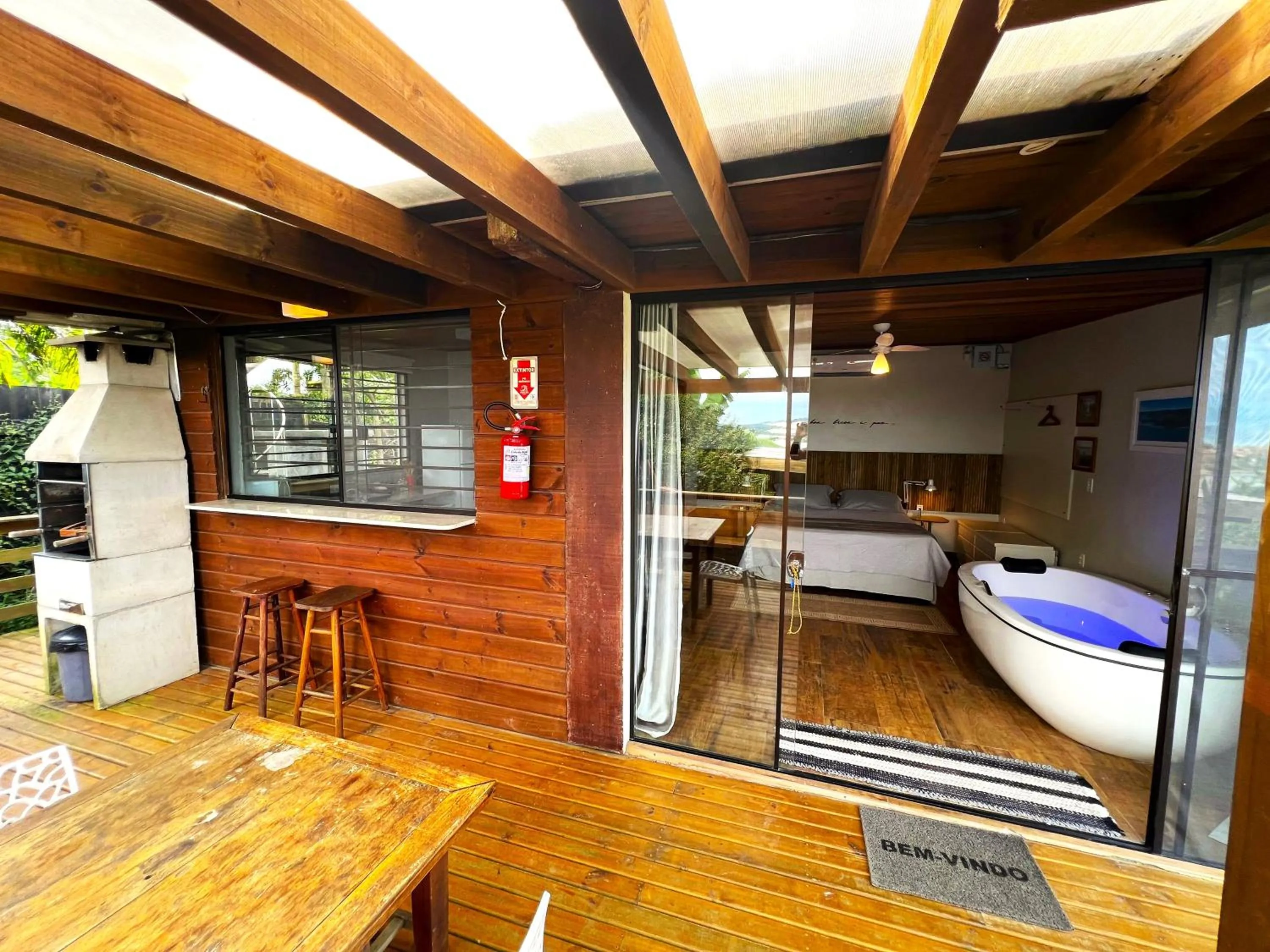 Balcony/Terrace in Chalés e Bangalôs Ibiraquera