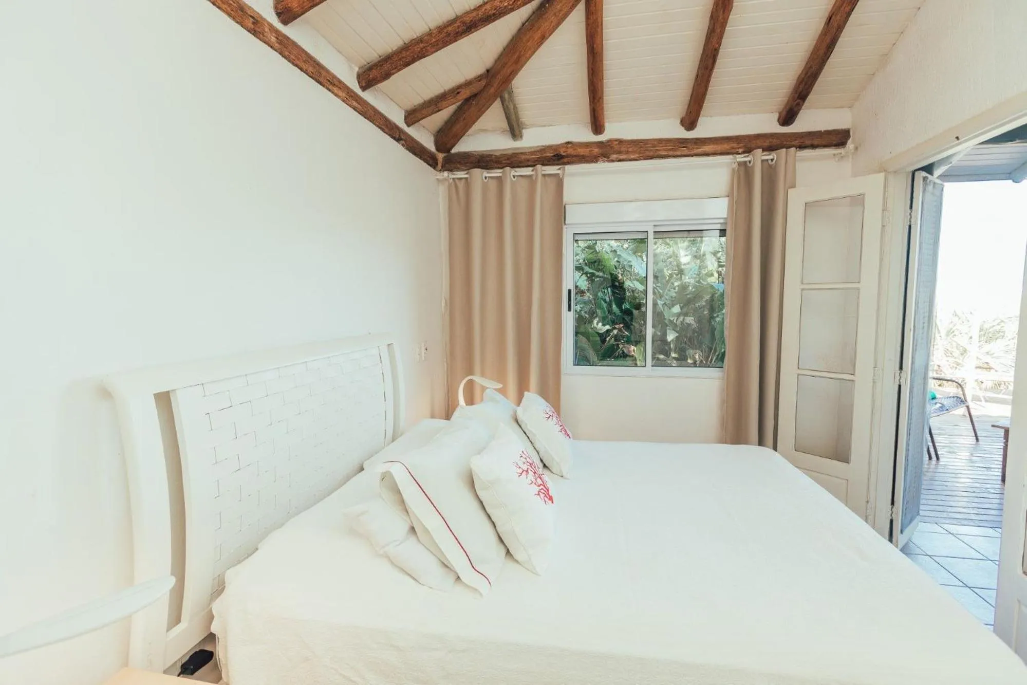 Bedroom, Bed in Chalés e Bangalôs Ibiraquera