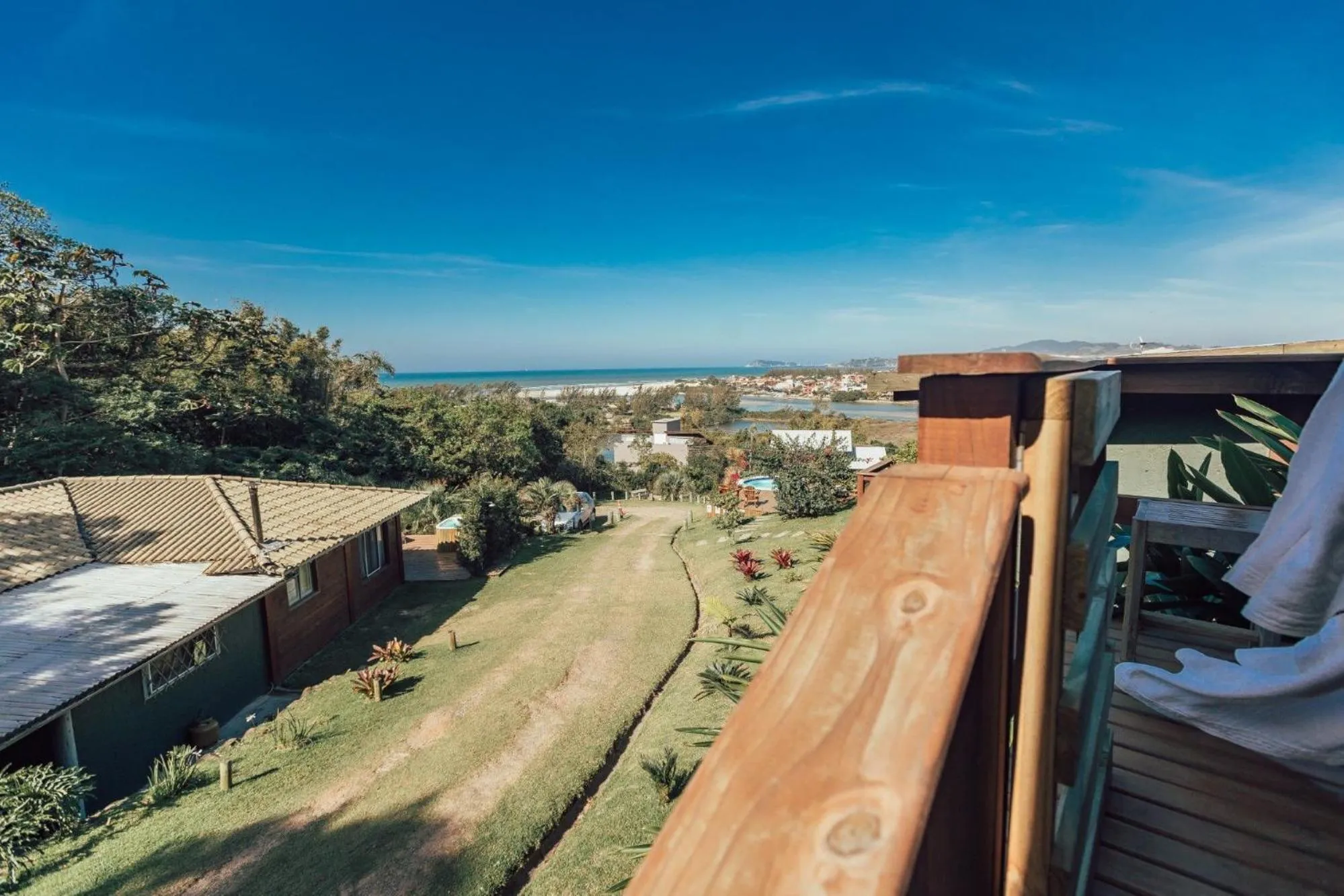 Balcony/Terrace in Chalés e Bangalôs Ibiraquera