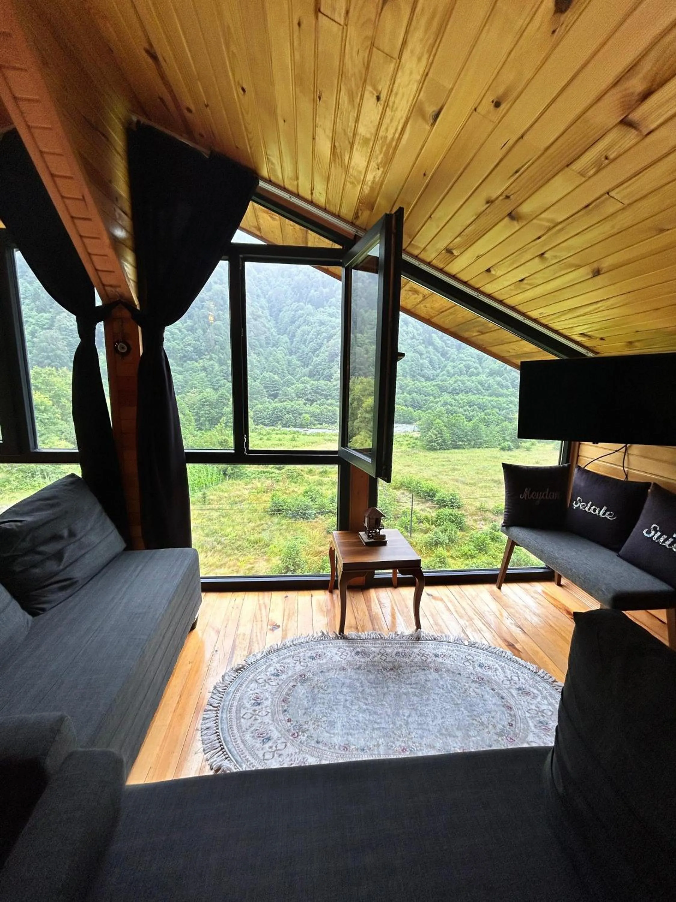 Meydan Şelale Dağ Evi