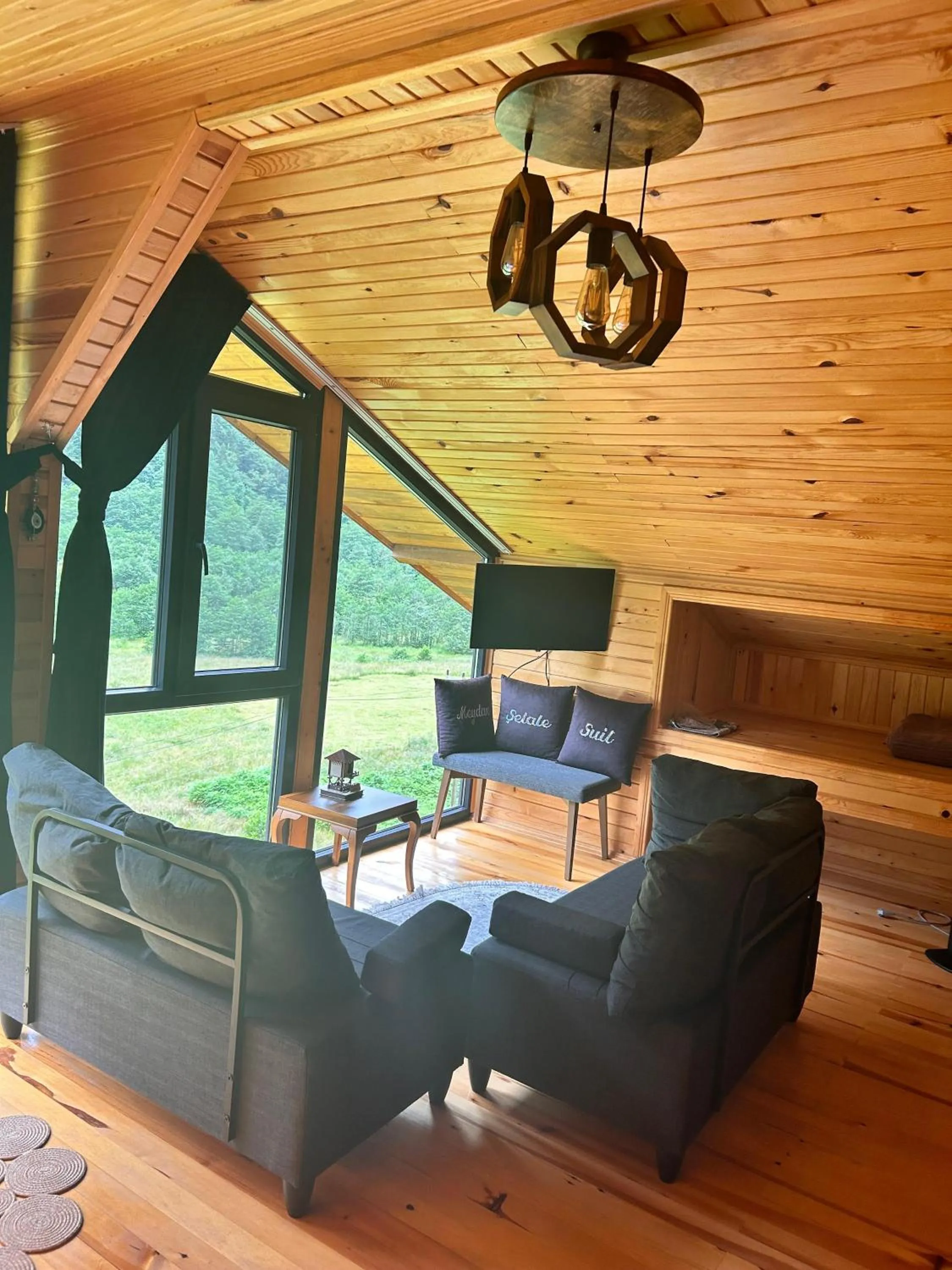 Meydan Şelale Dağ Evi