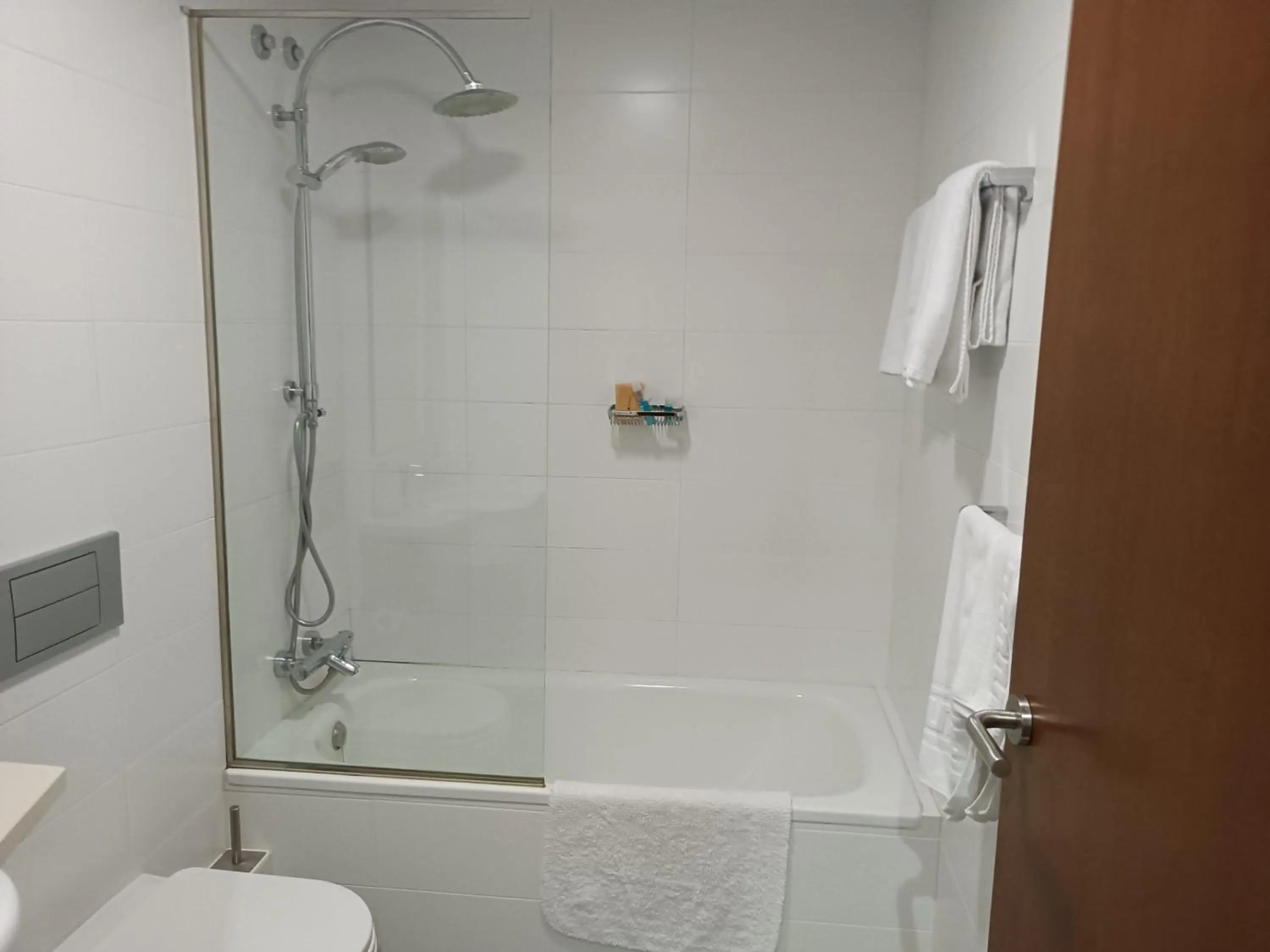 Shower in Casa das Capelas