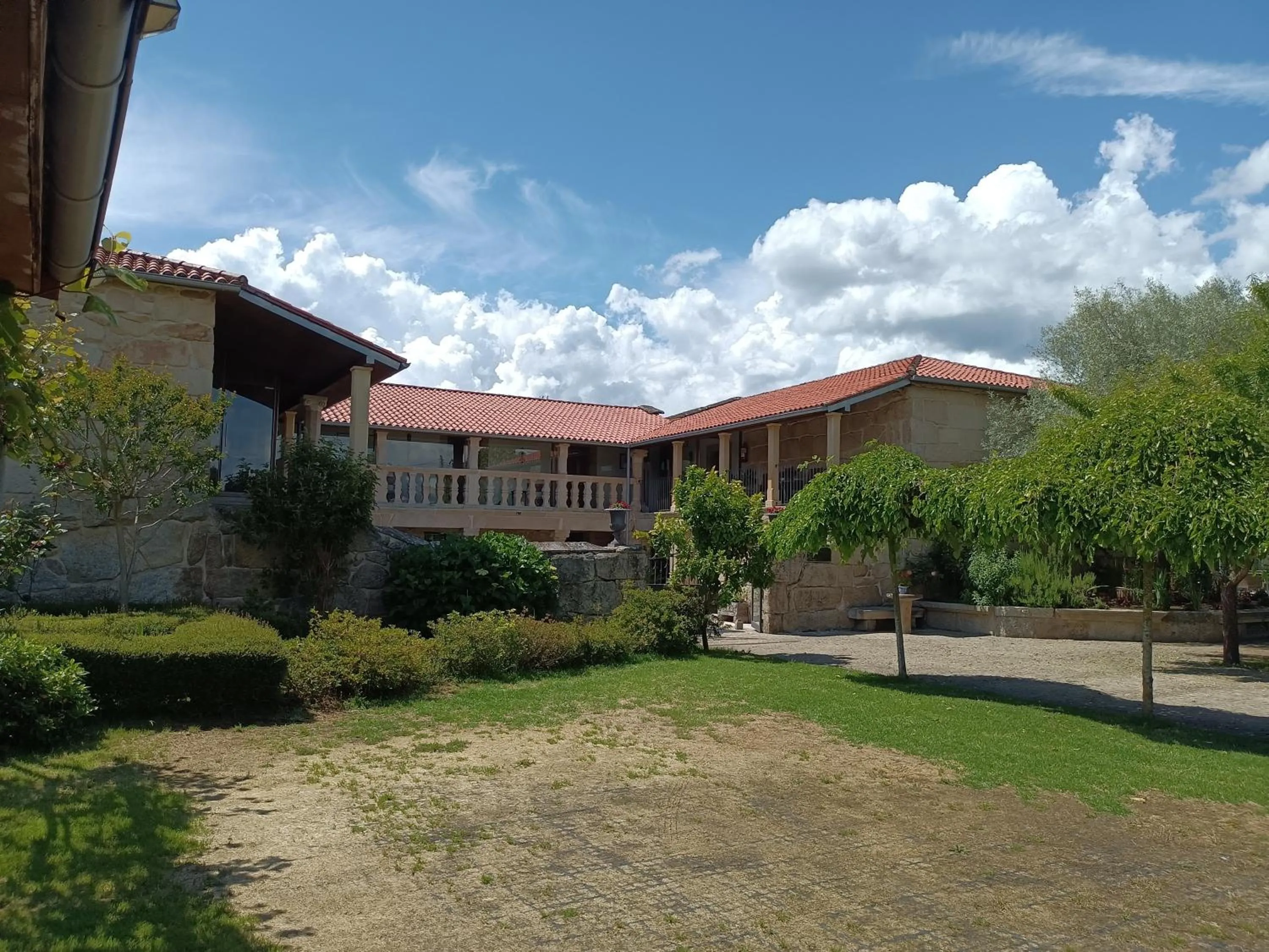 Property building in Casa das Capelas