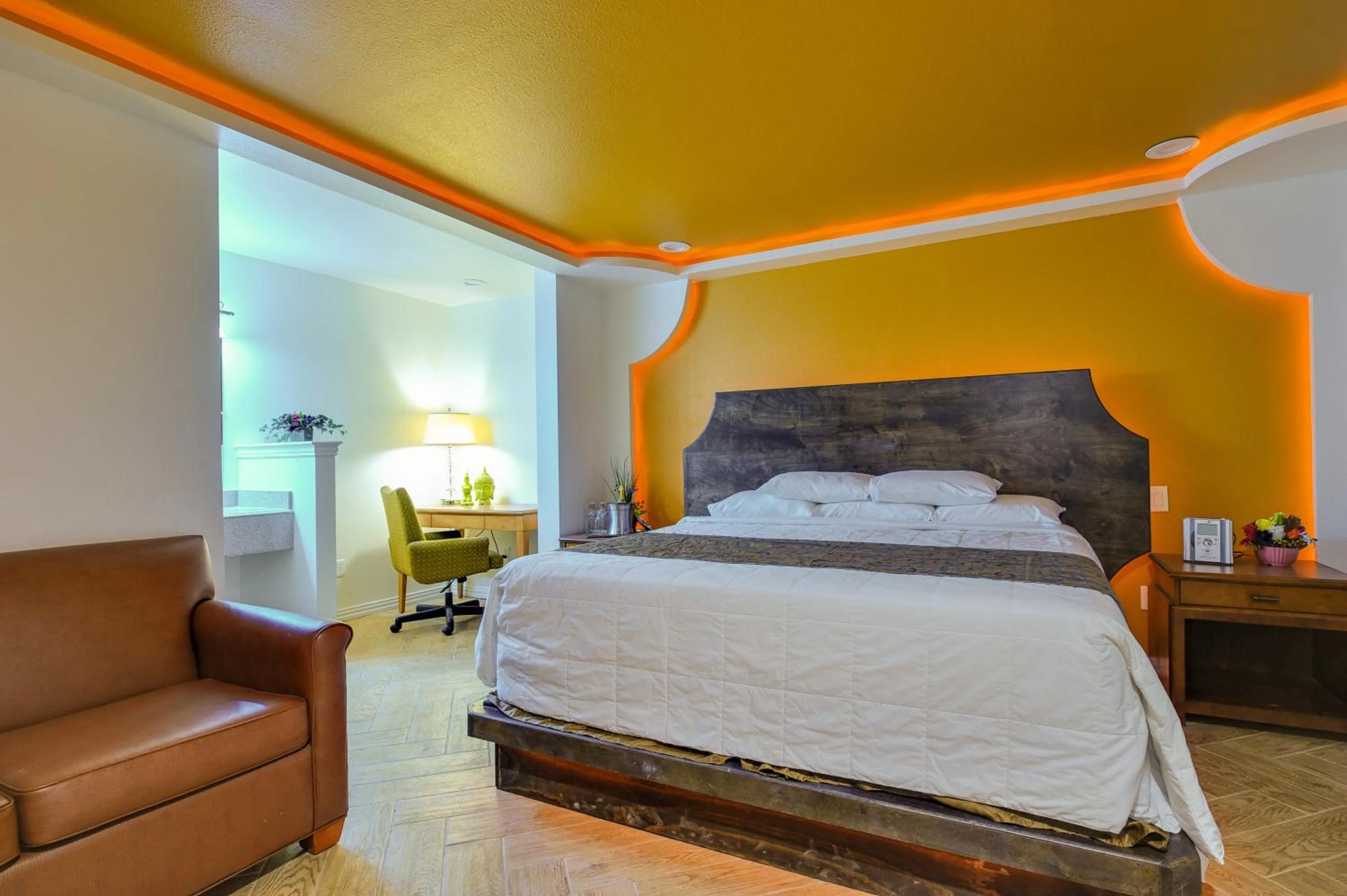 Coffee/tea facilities in Romantic Inn & Suites