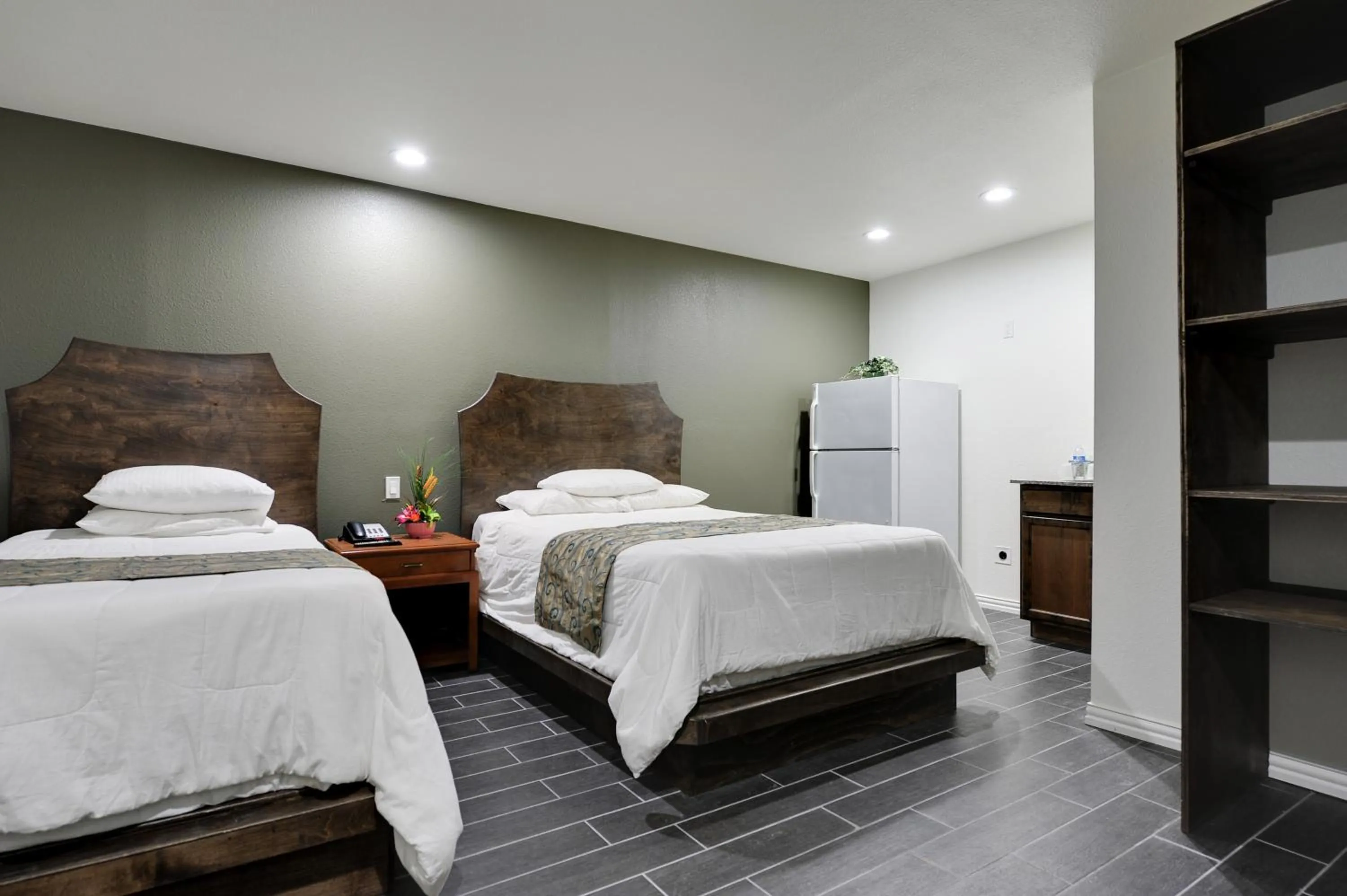 Kitchen or kitchenette in Romantic Inn & Suites