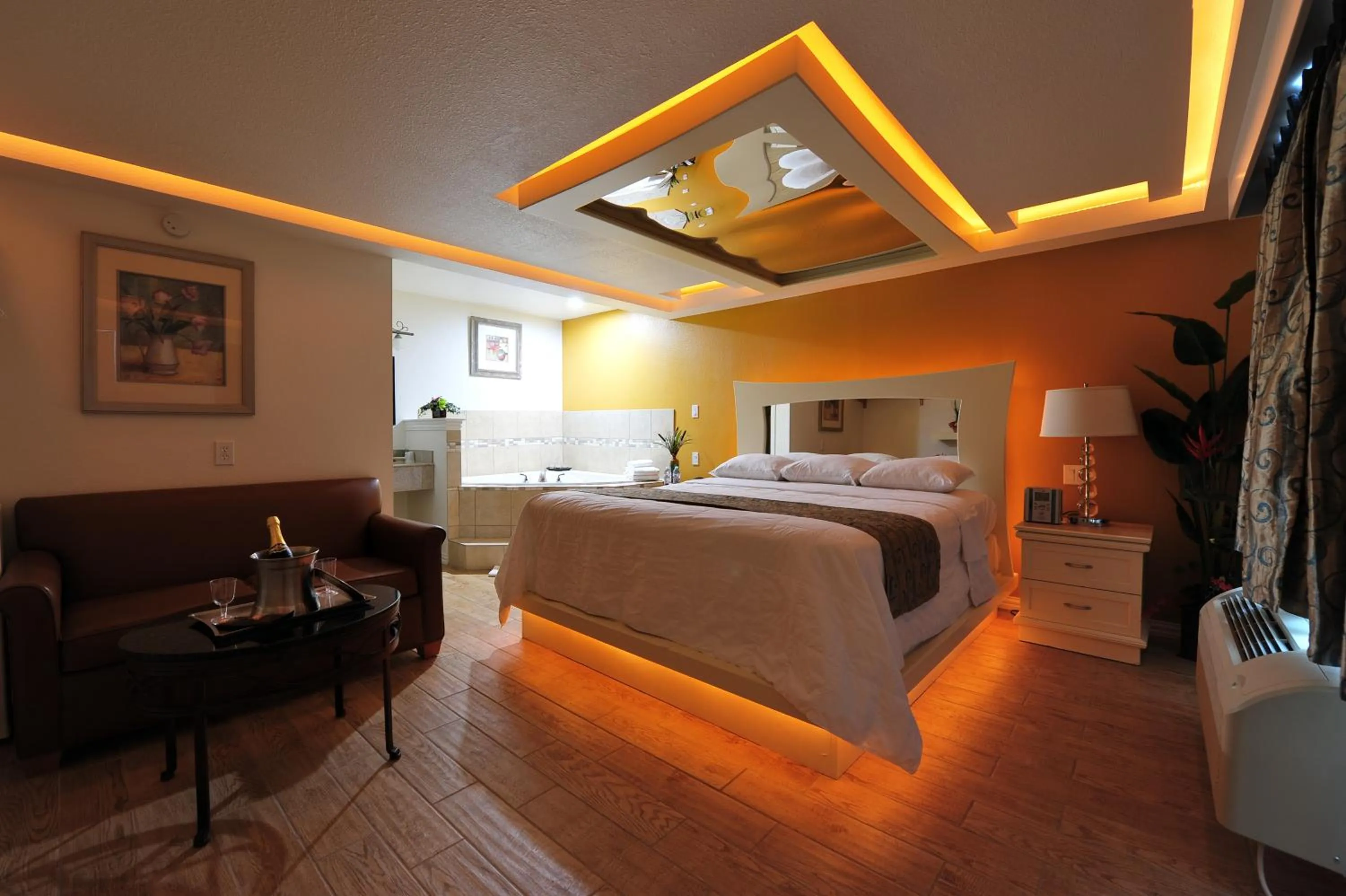 Coffee/tea facilities in Romantic Inn & Suites