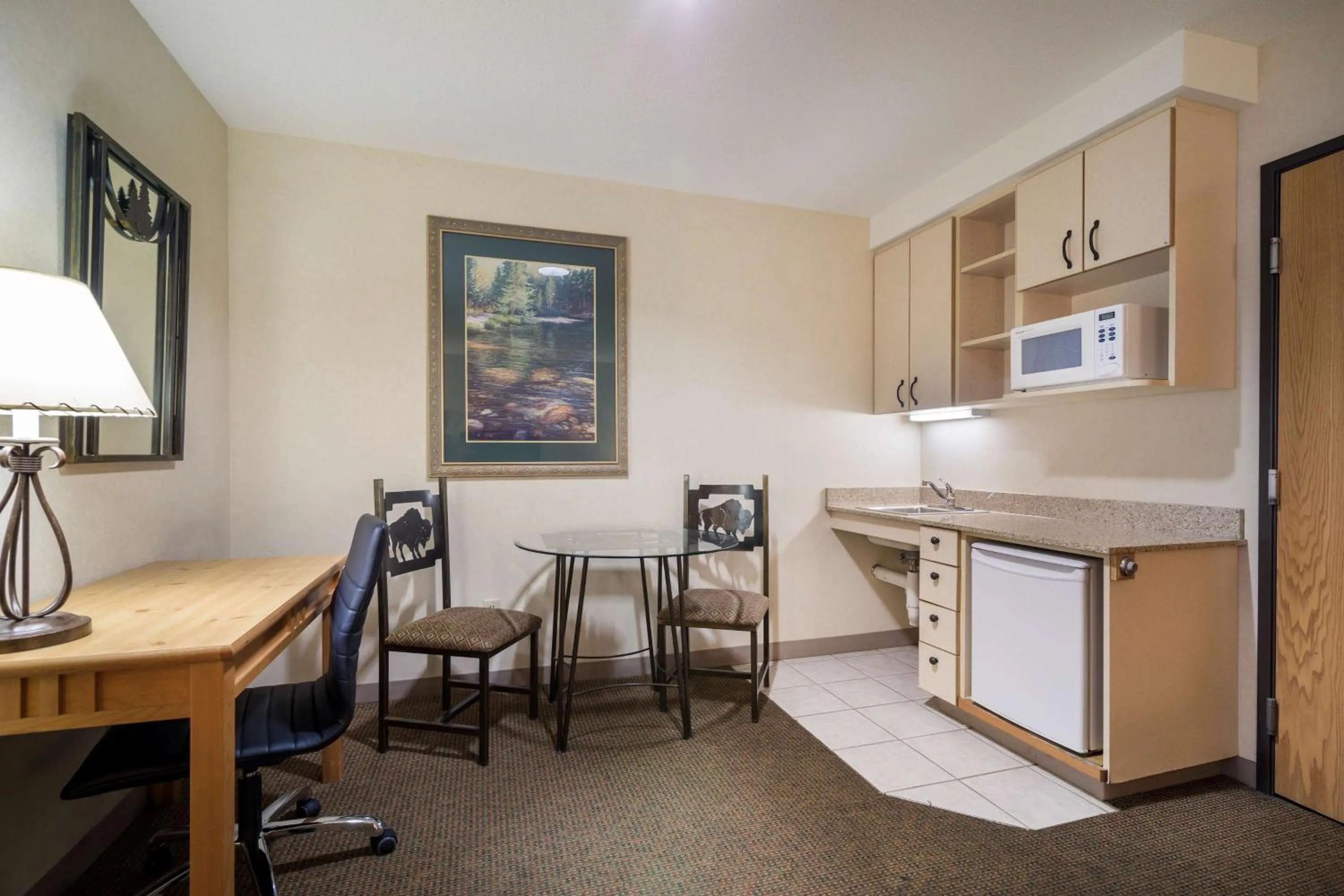 Bedroom in Best Western Golden Spike Inn & Suites