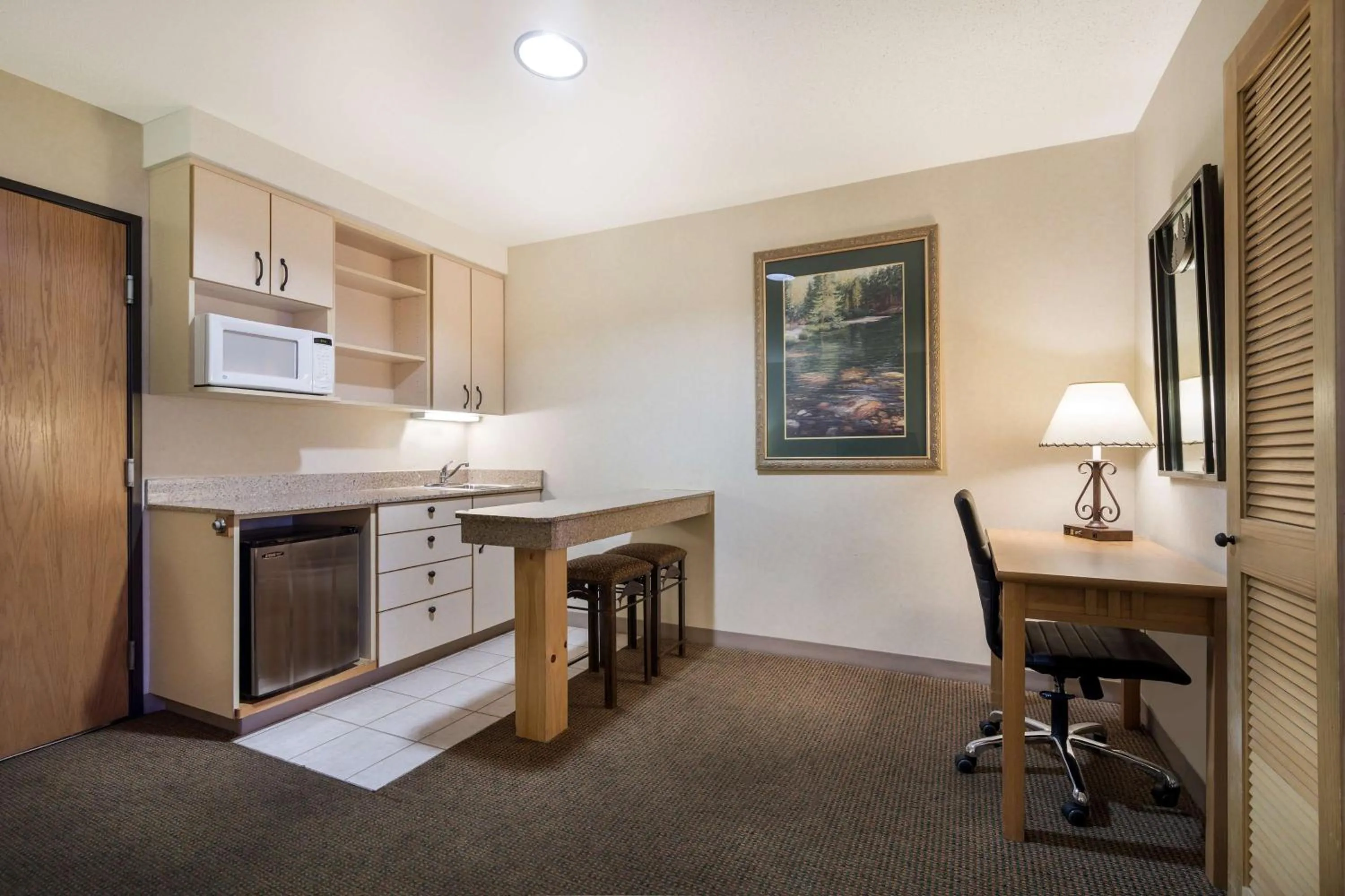 Bedroom in Best Western Golden Spike Inn & Suites