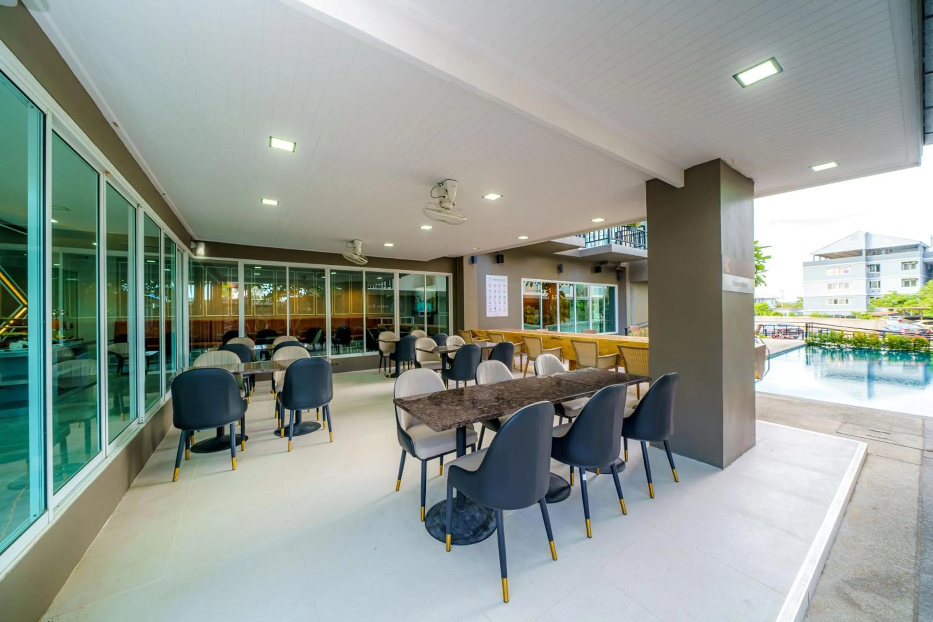 Restaurant/places to eat in LHC HOTEL AND RESORT