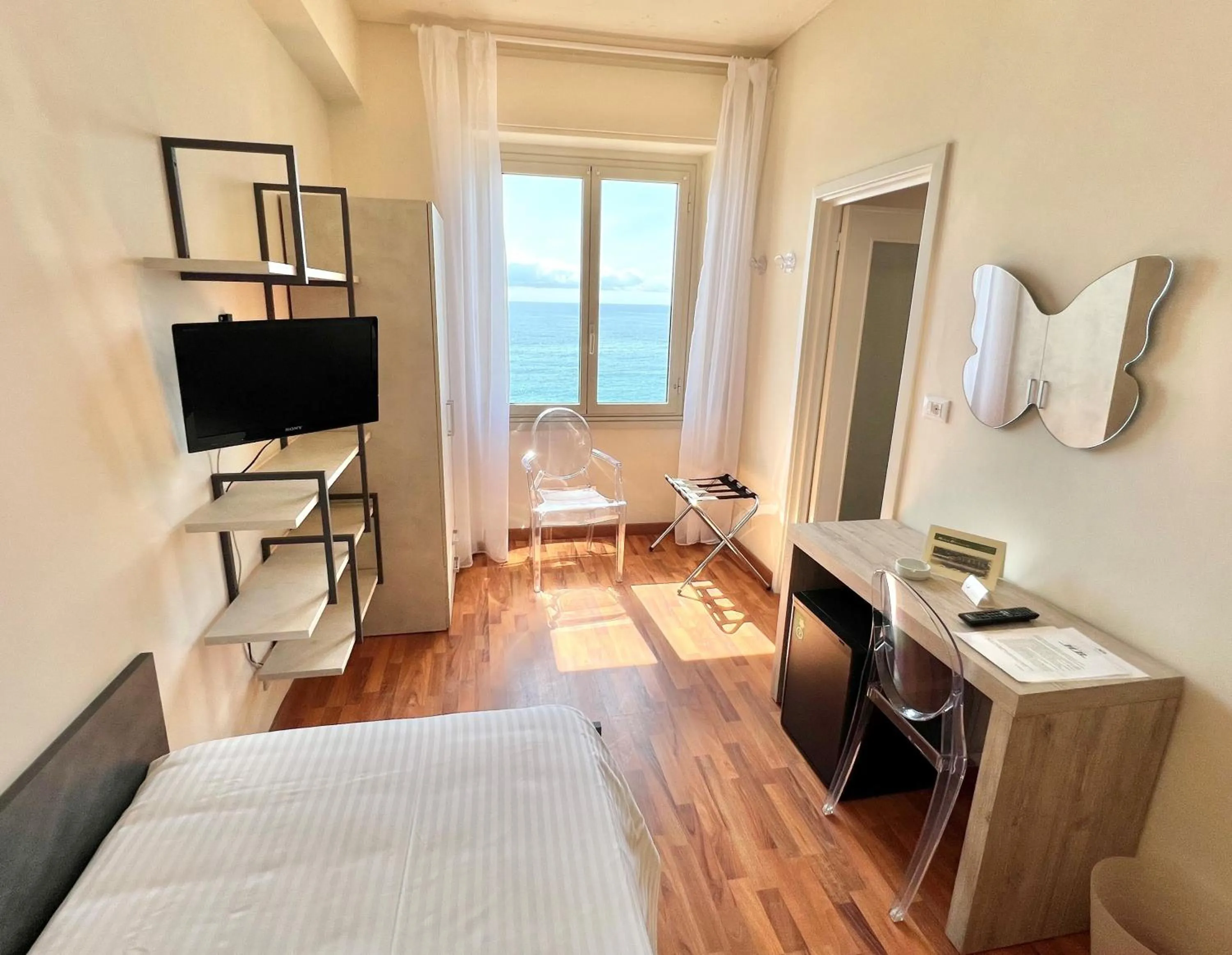 Photo of the whole room, Bed in Hotel Boncardo