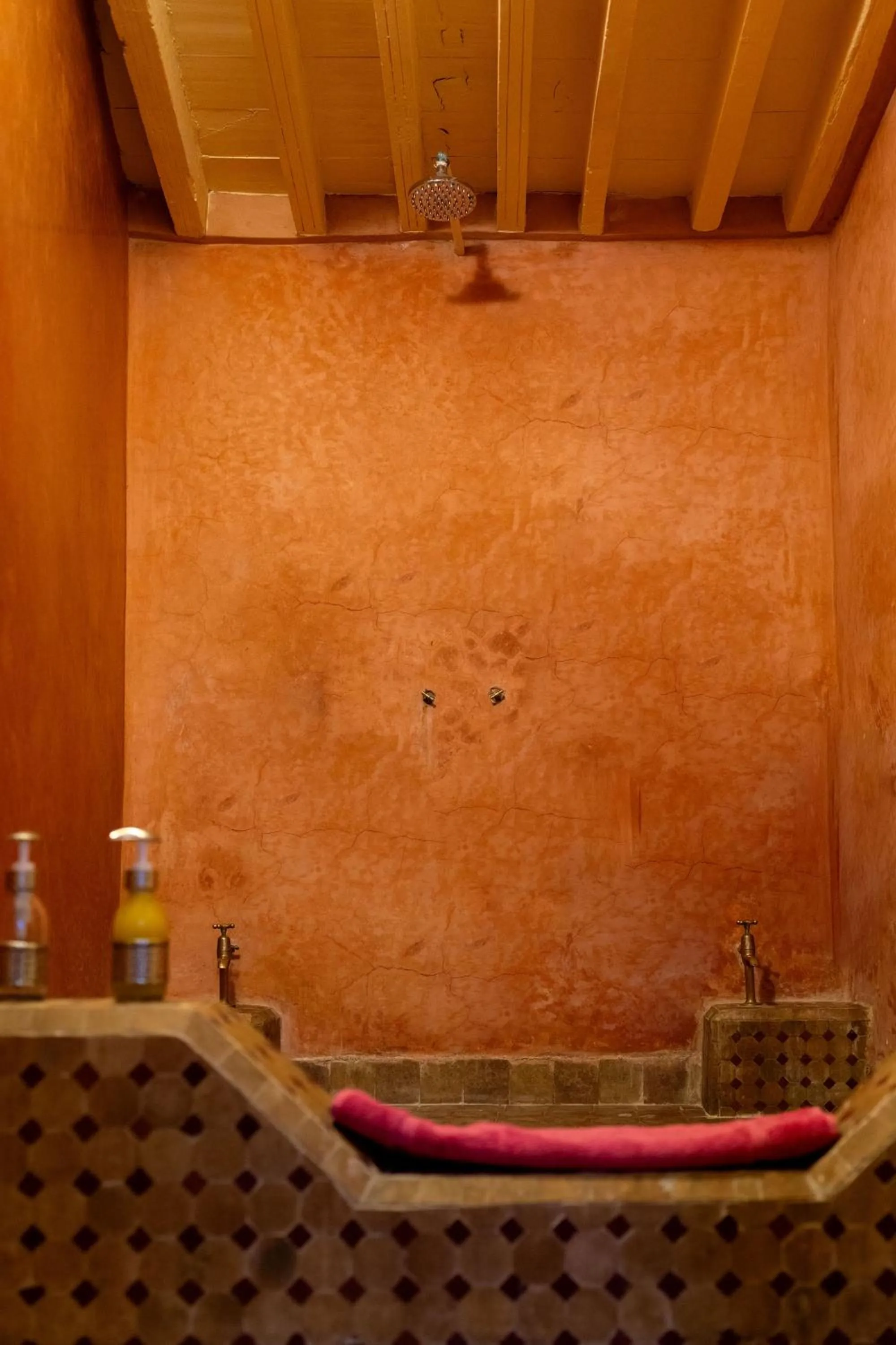 Shower in Riad 9 Fez