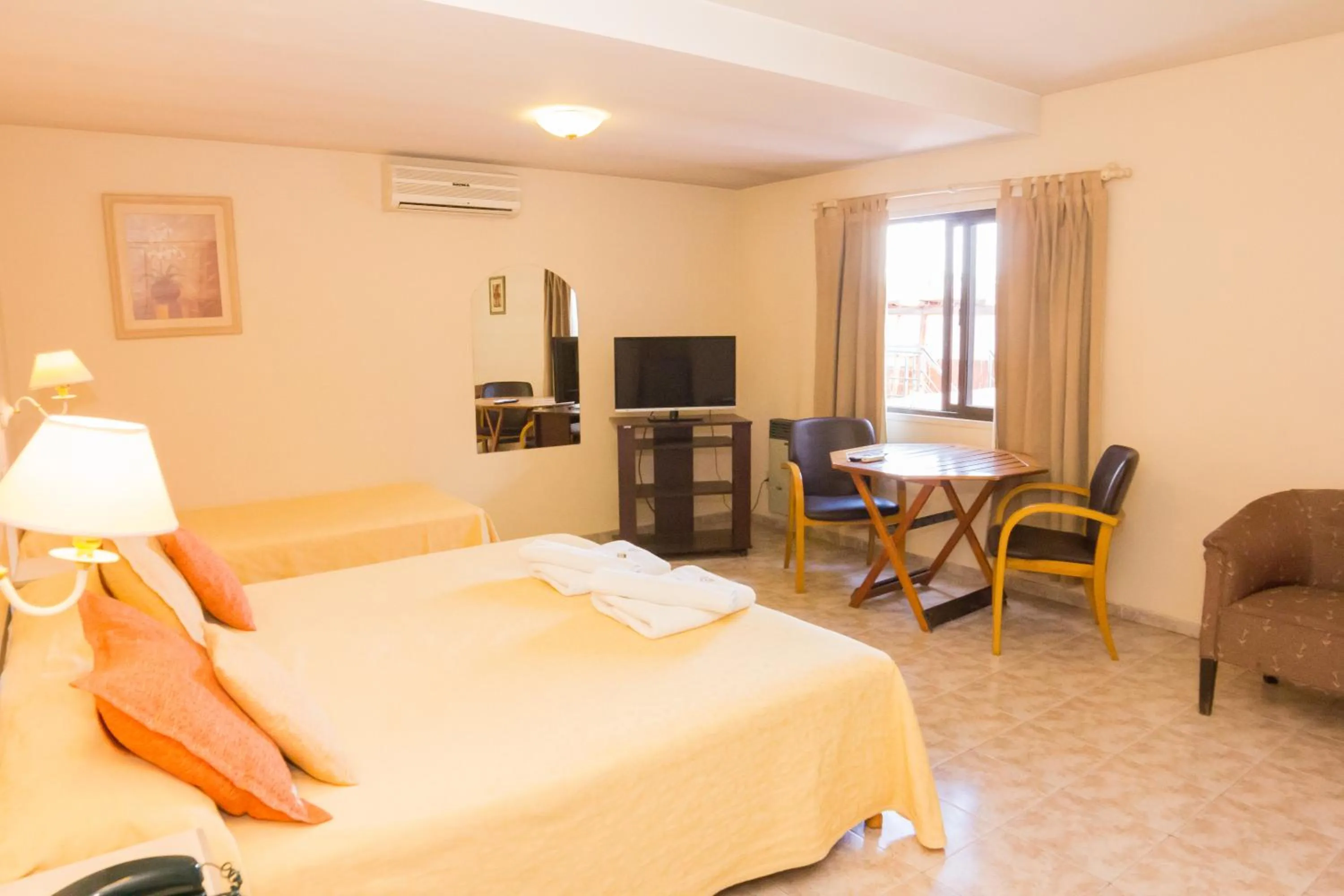 air conditioner, Bed in Patio Mediterraneo Apart Hotel