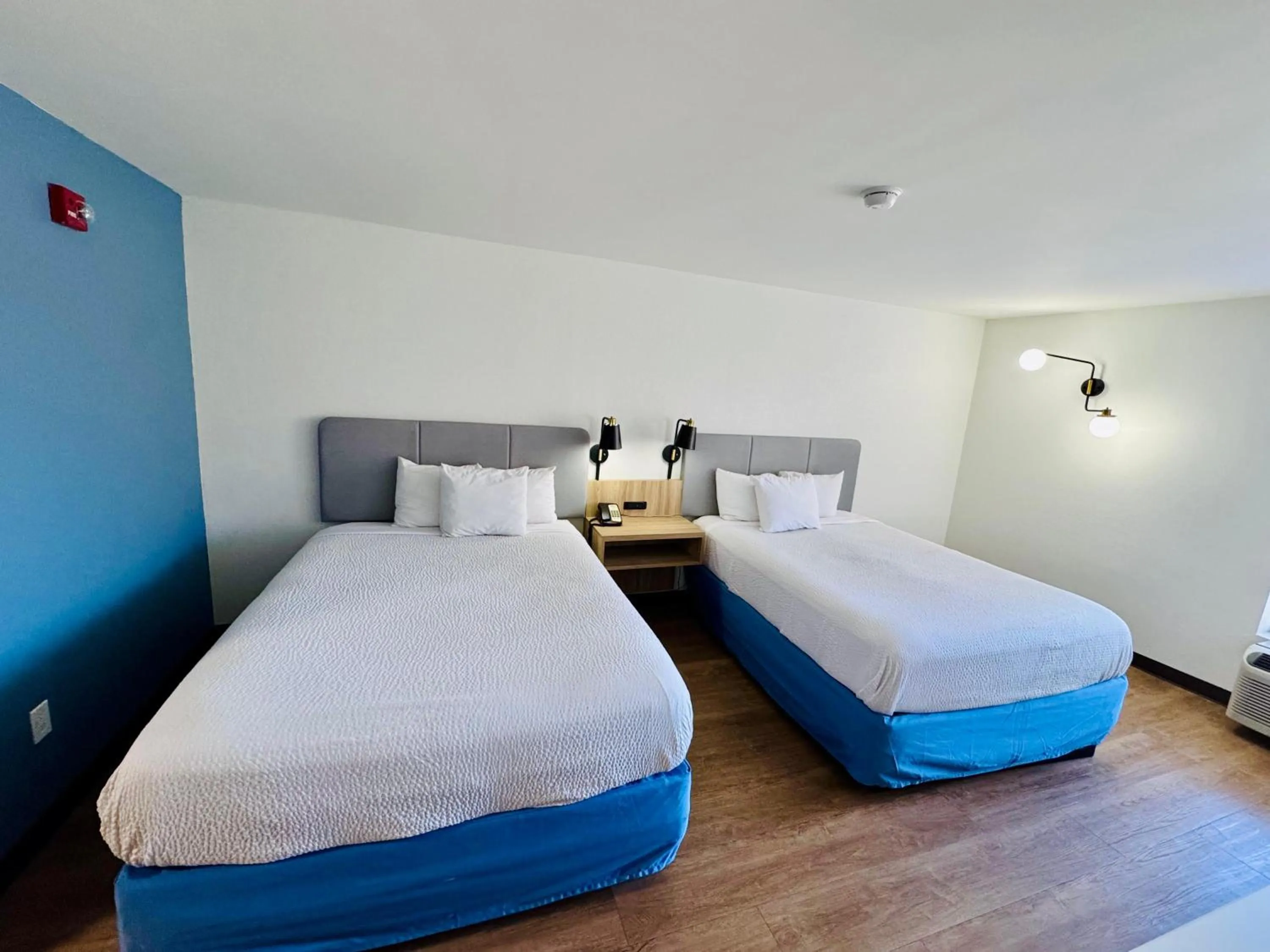 Bed in Days Inn by Wyndham Manassas