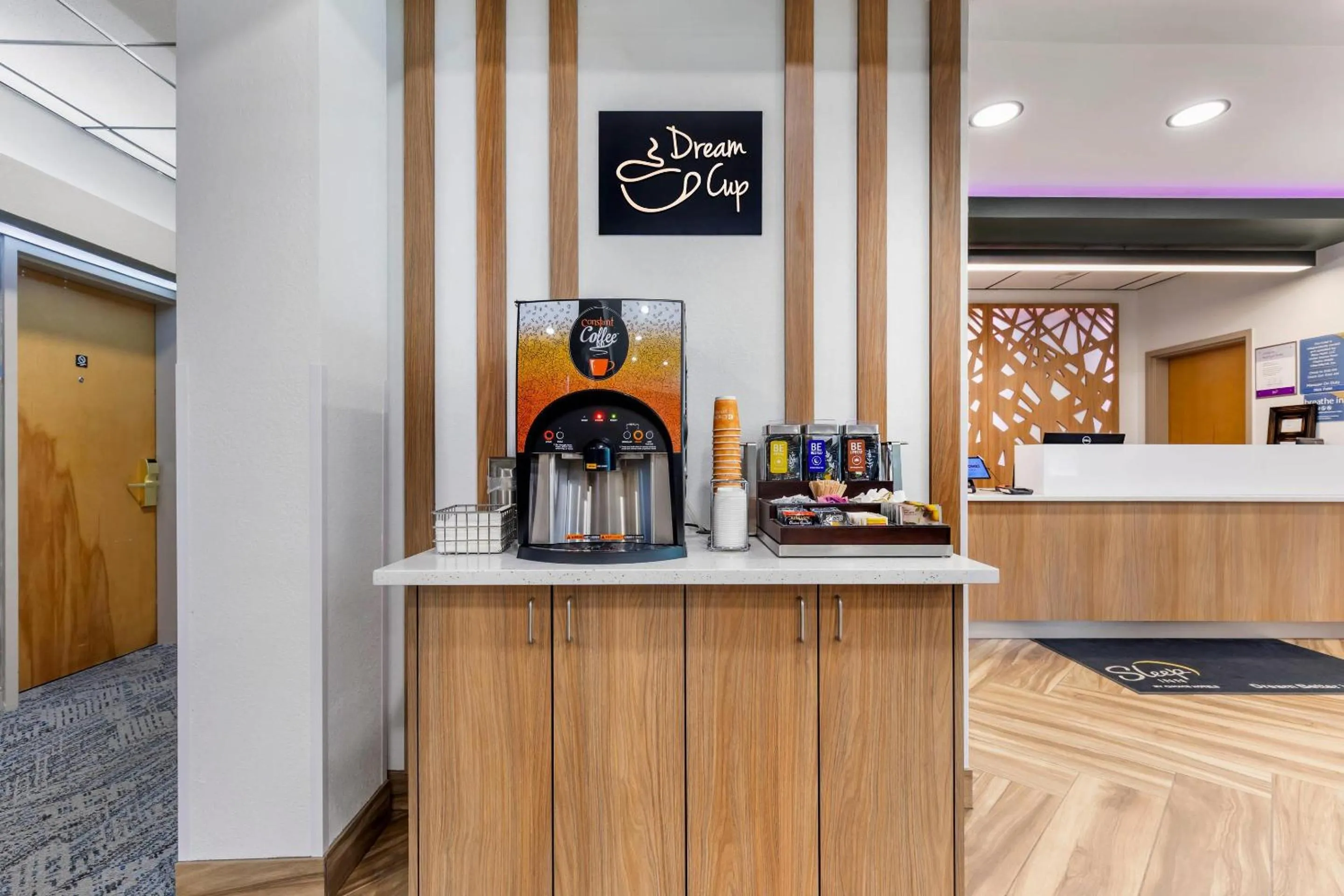 Coffee/tea facilities in Sleep Inn