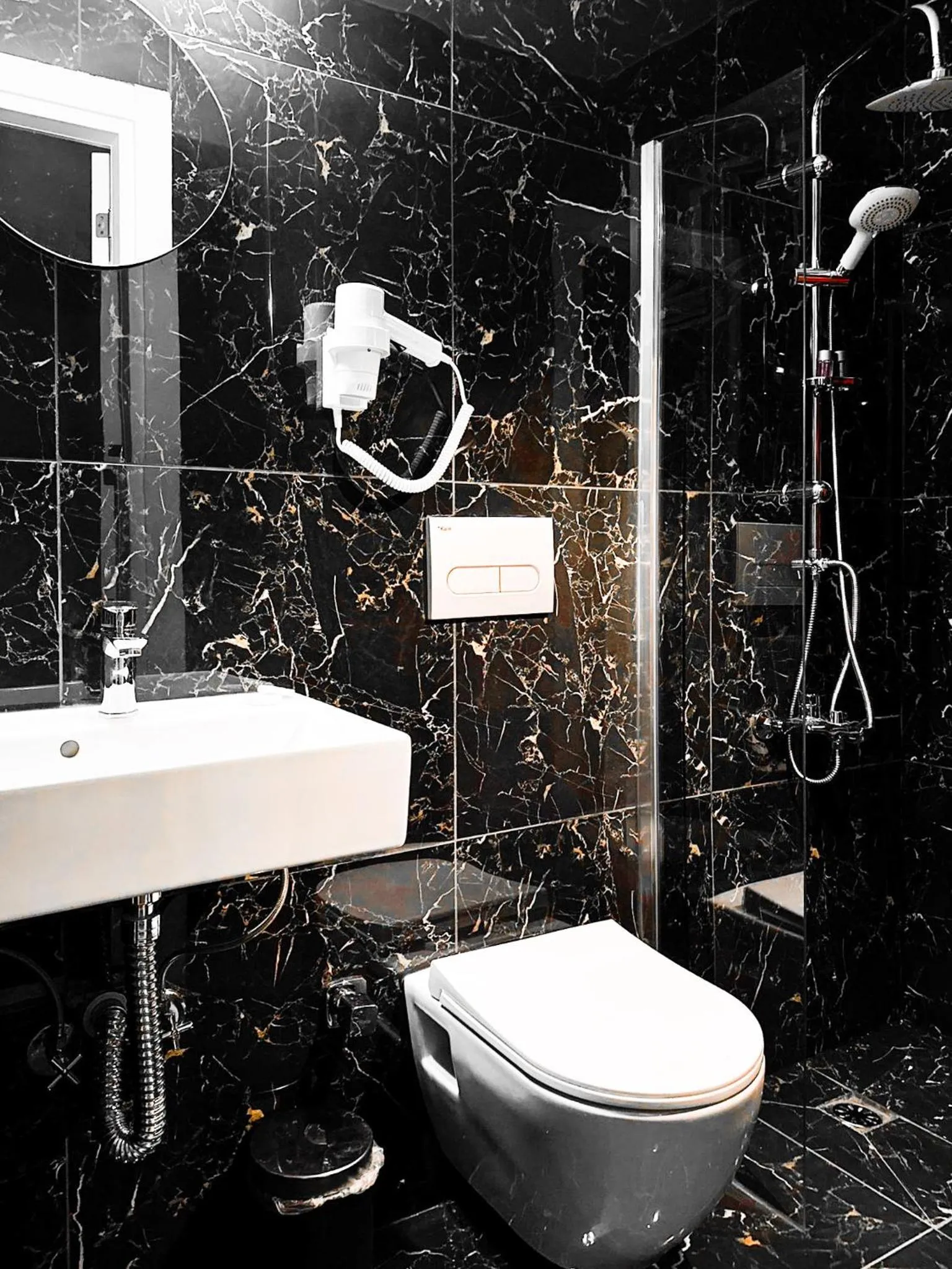 hi HOTEL IVY BÜYÜKADA