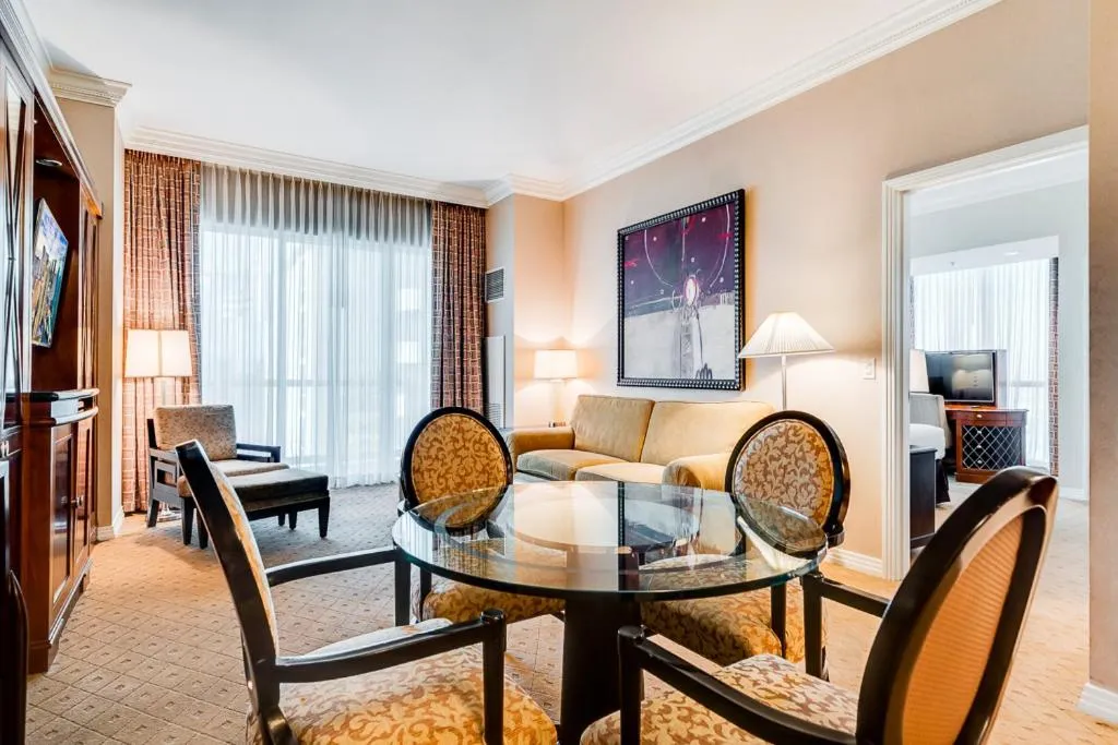 Jet Luxury at The Signature Condo Hotel