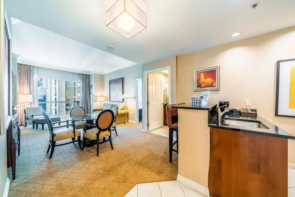 Jet Luxury at The Signature Condo Hotel