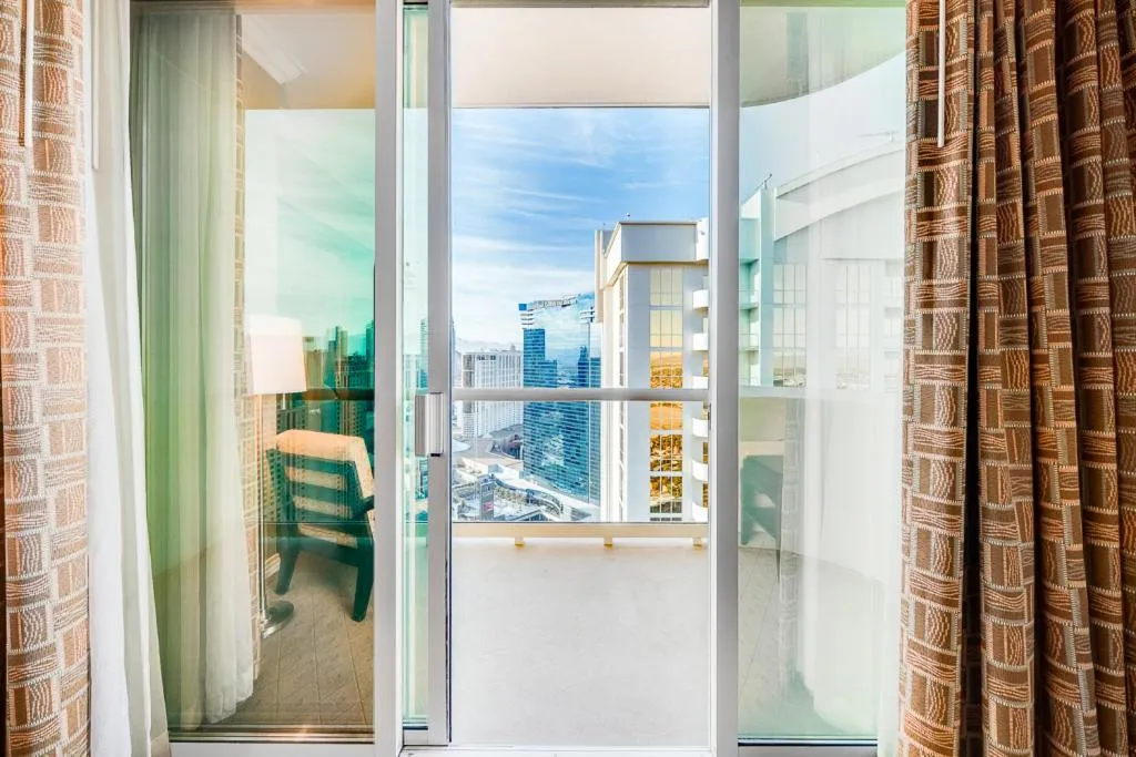 Jet Luxury at The Signature Condo Hotel