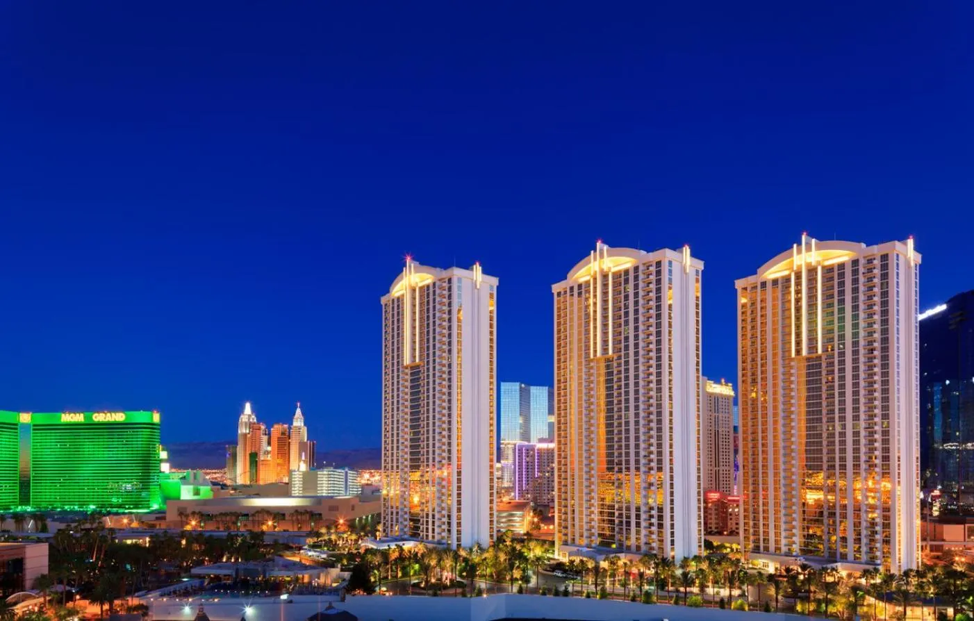 Jet Luxury at The Signature Condo Hotel