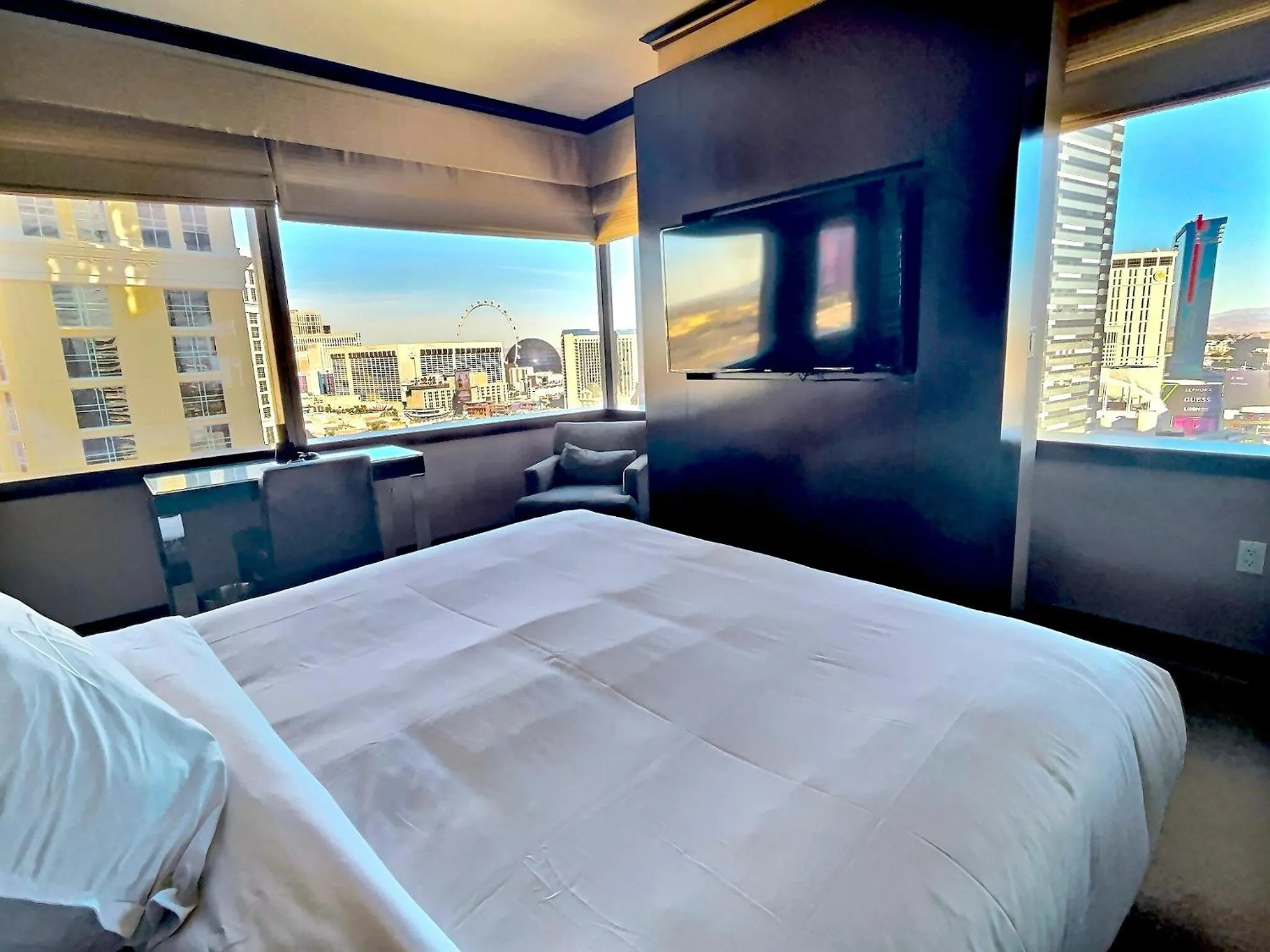 Bed in Jet Luxury at The Vdara